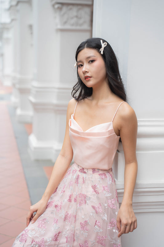 Daring Sophistication: Bold Colors for Evening Ceremonies