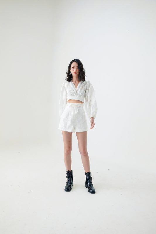 Evalyn Jacquard Shorts White - Nimisski