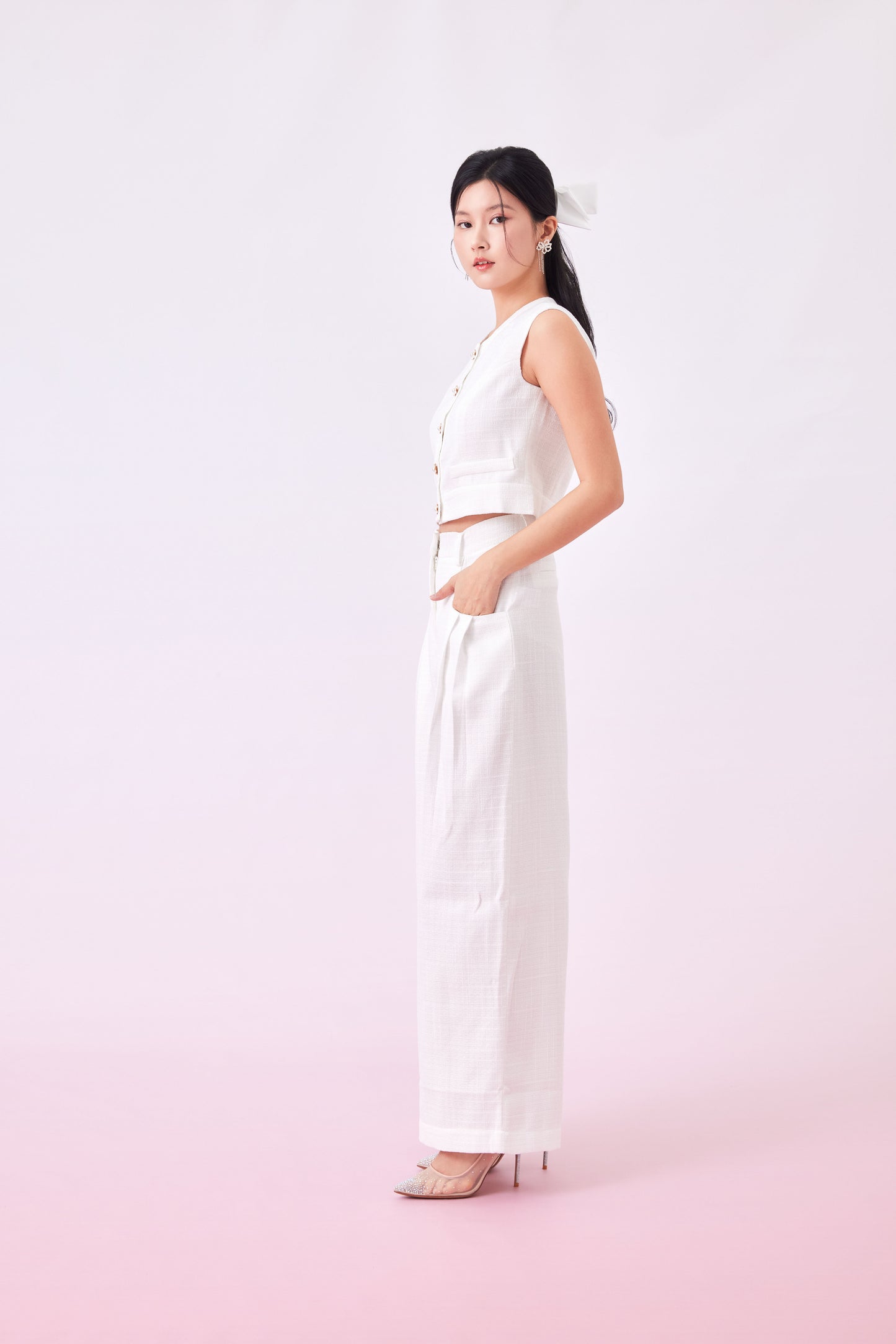 Gavryla White Sleeveless Tweed Top