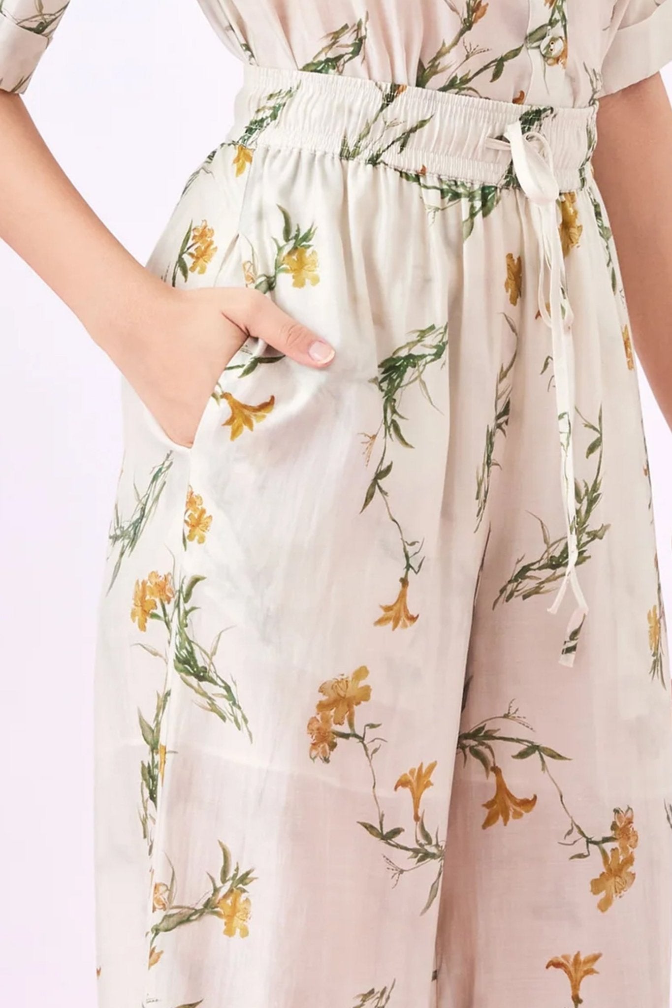 Geiliya Yellow Floral Loose Fit Pant - Nimisski