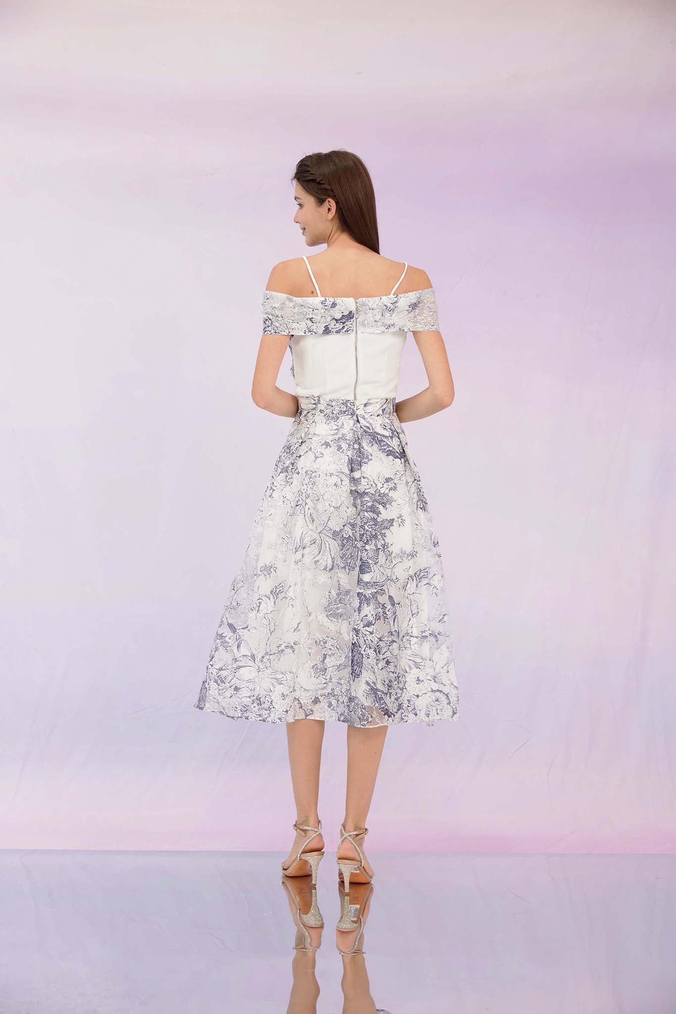 Grazia White With Blue Print Top