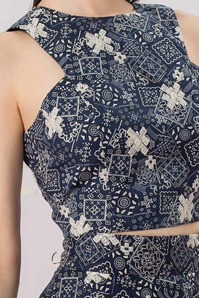 Geah White Print In Navy Sleeveless Top - Nimisski