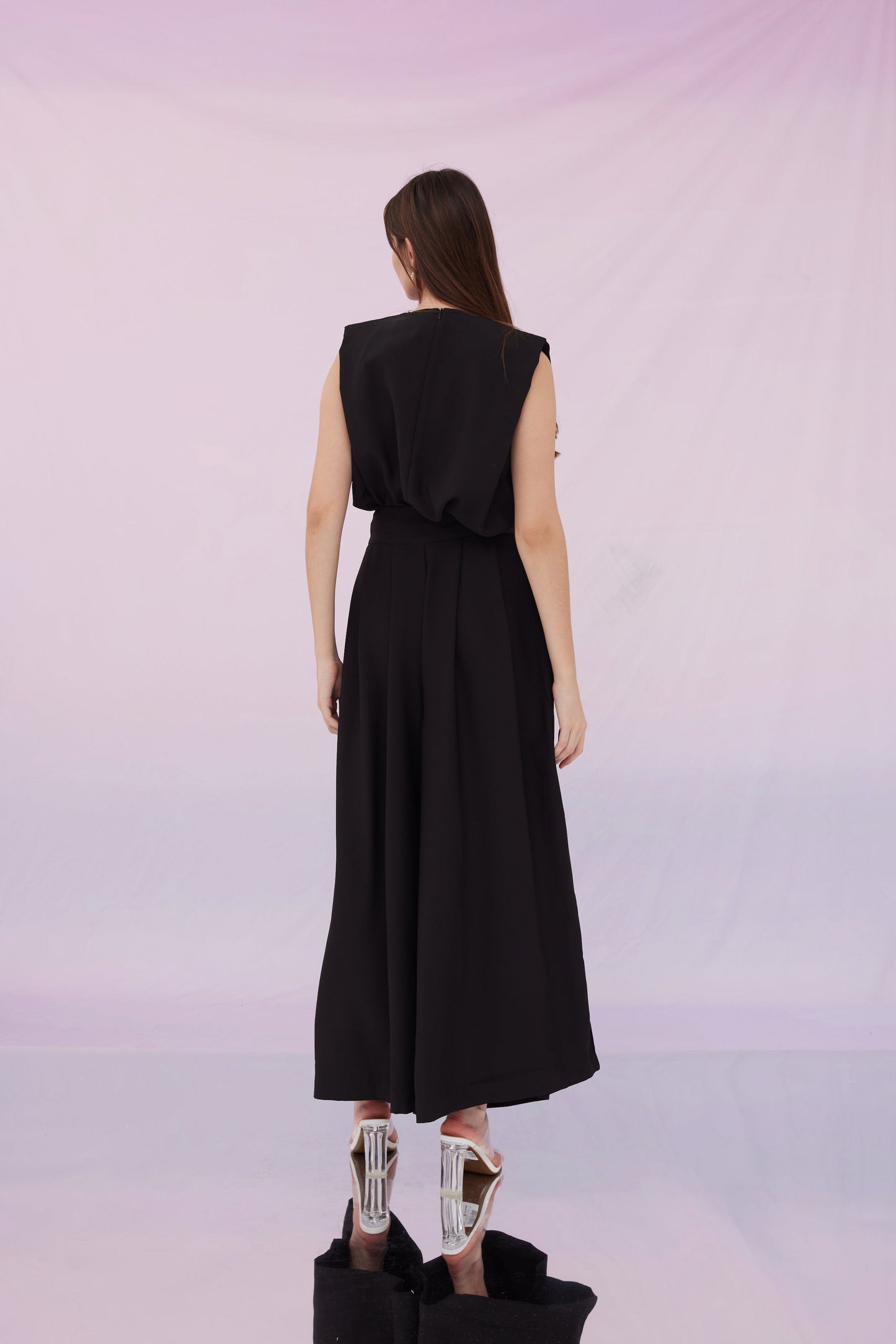 Elyssa Black Sleeveless Tops