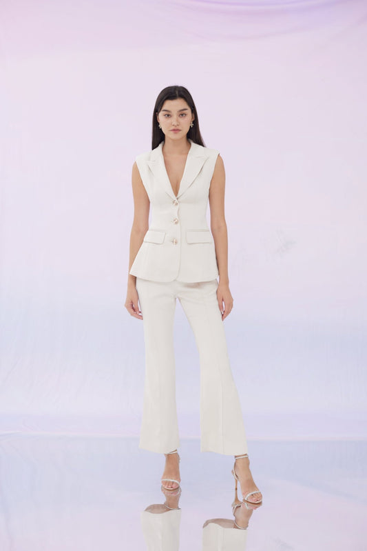 Emmalyn Beige 3 Buttons Sleeveless Jacket - Nimisski