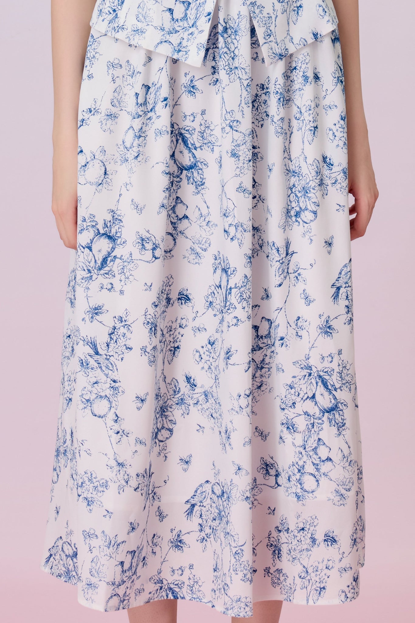 Jaculine Blue Print In White Skirt