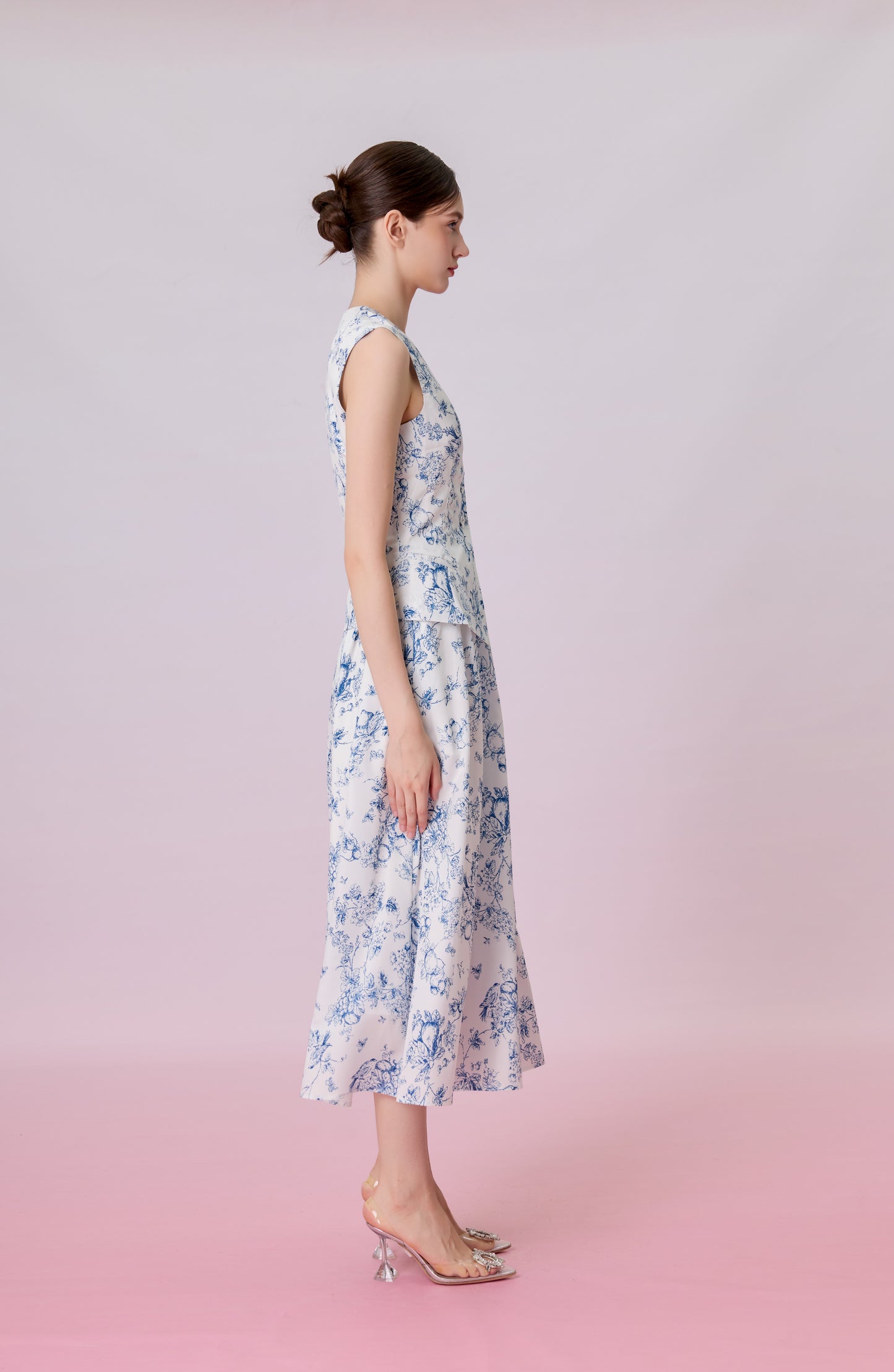 Jaculine Blue Print In White Skirt