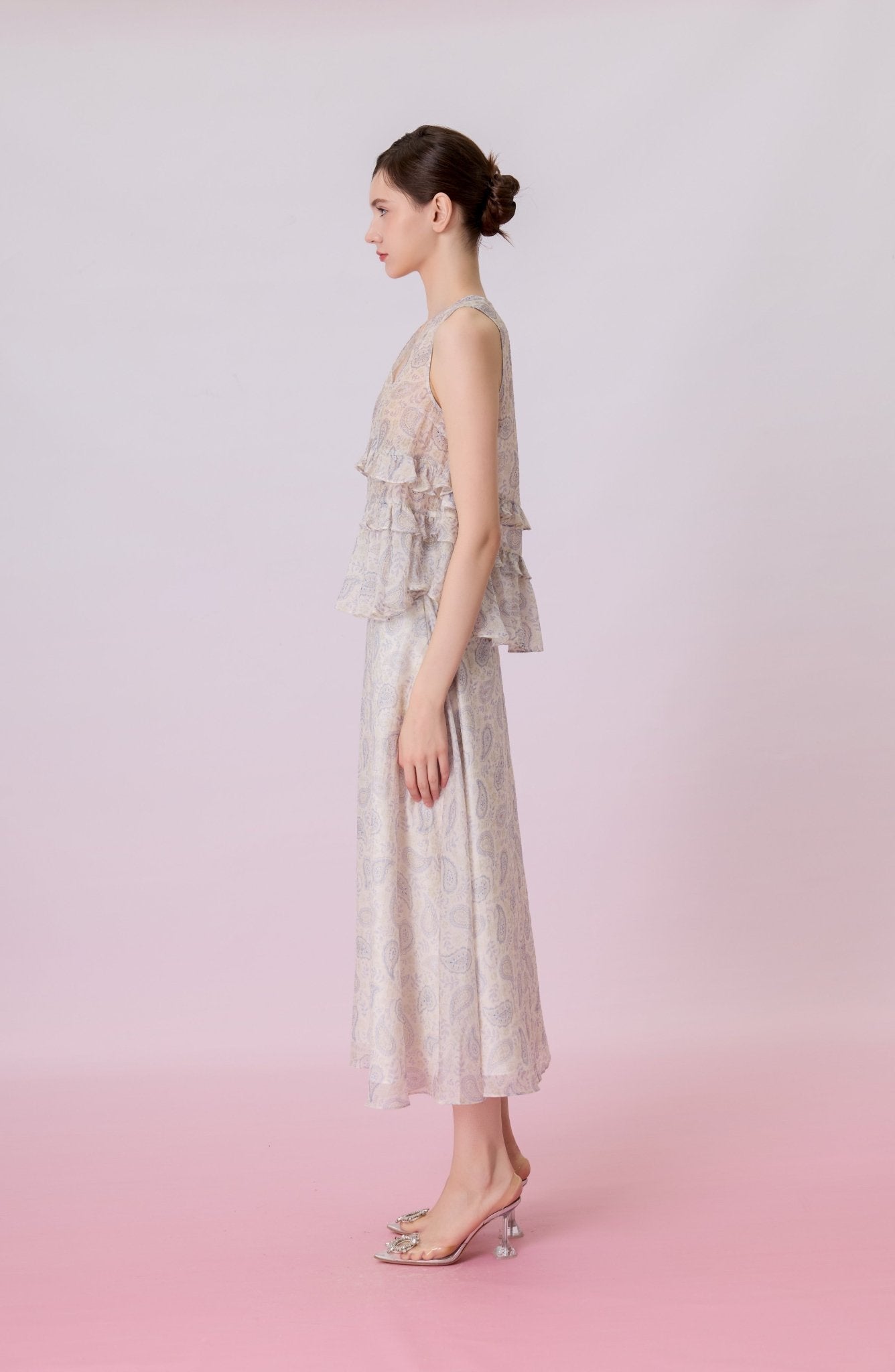 Kyleigh Light Blue Paisley Print In White A-line Maxi Skirt - Nimisski