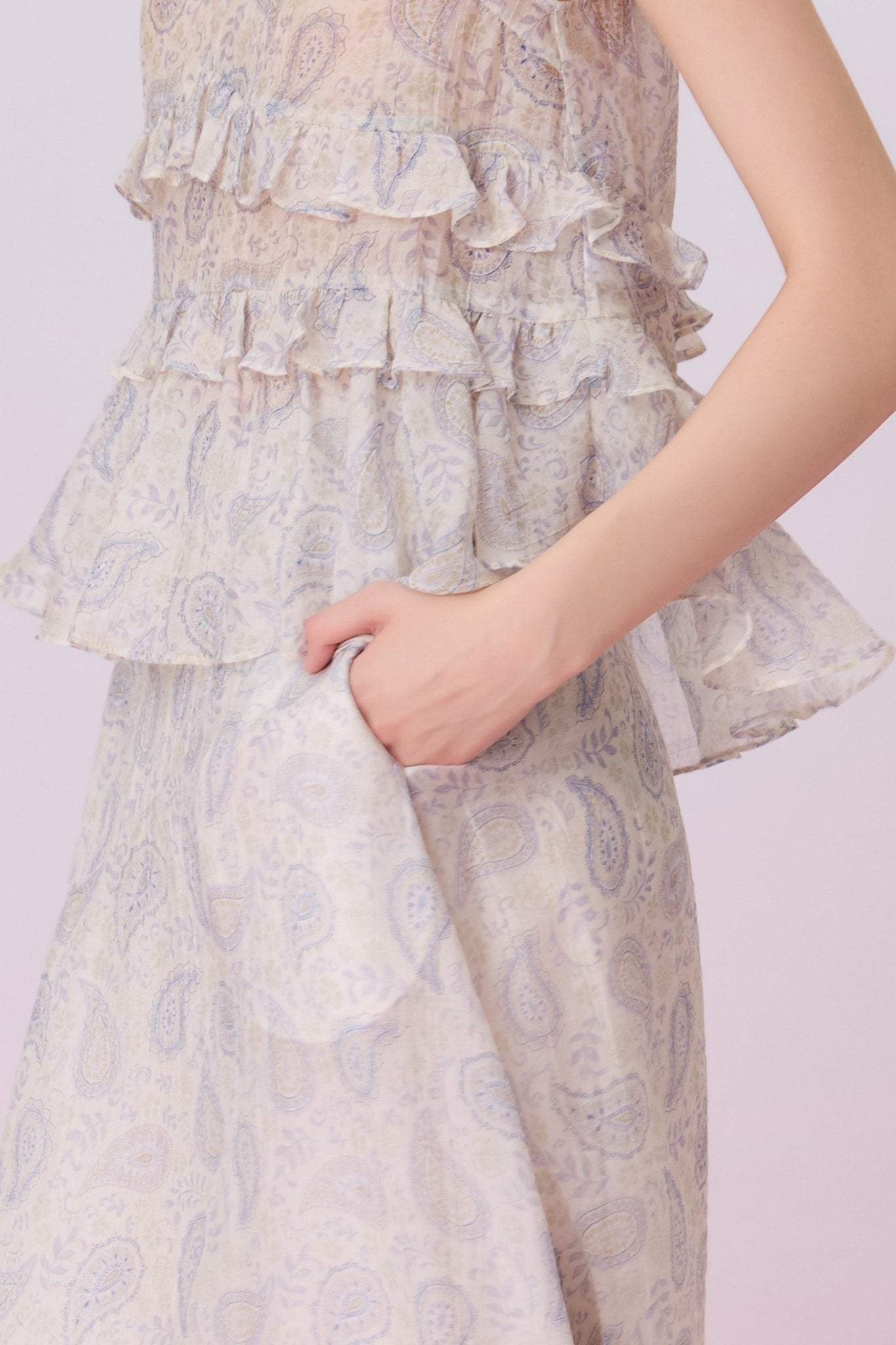 Kyleigh Light Blue Paisley Print In White A-line Maxi Skirt - Nimisski