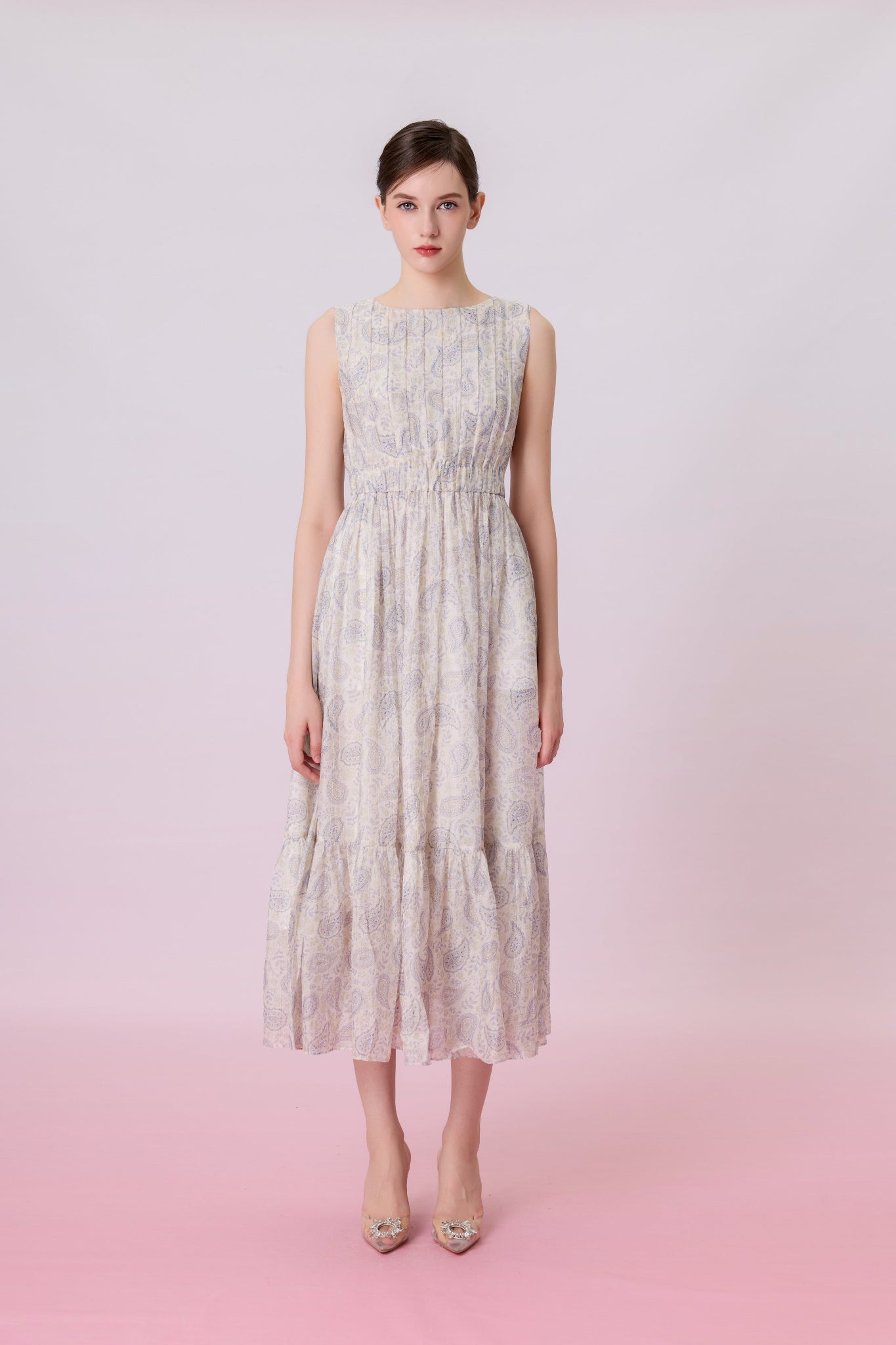 Kinsleigh Light Blue Paisley Print In White Maxi Dress - Nimisski
