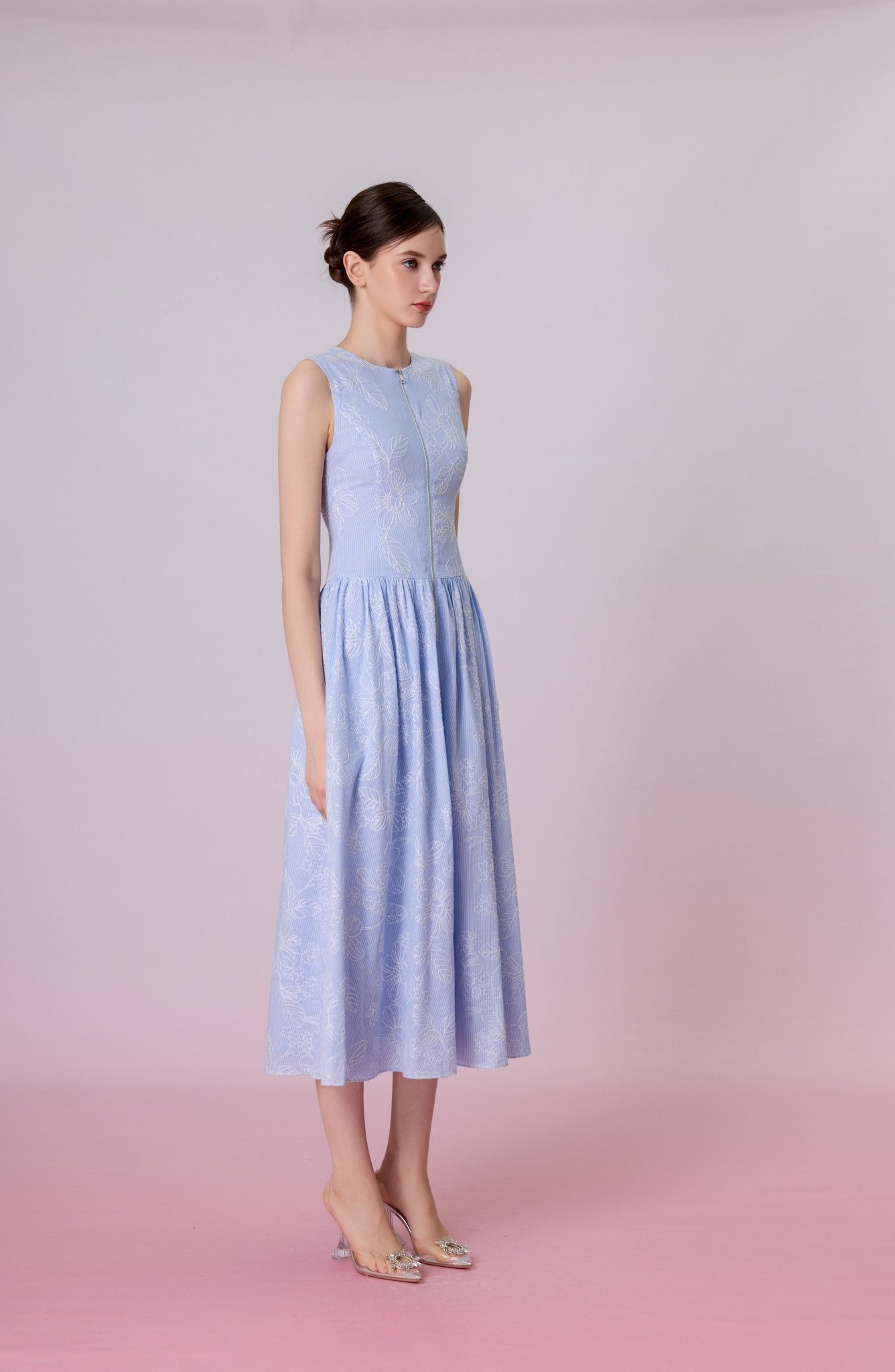 Kallie White Floral Emb In Light Blue Front-Zip Dress - Nimisski