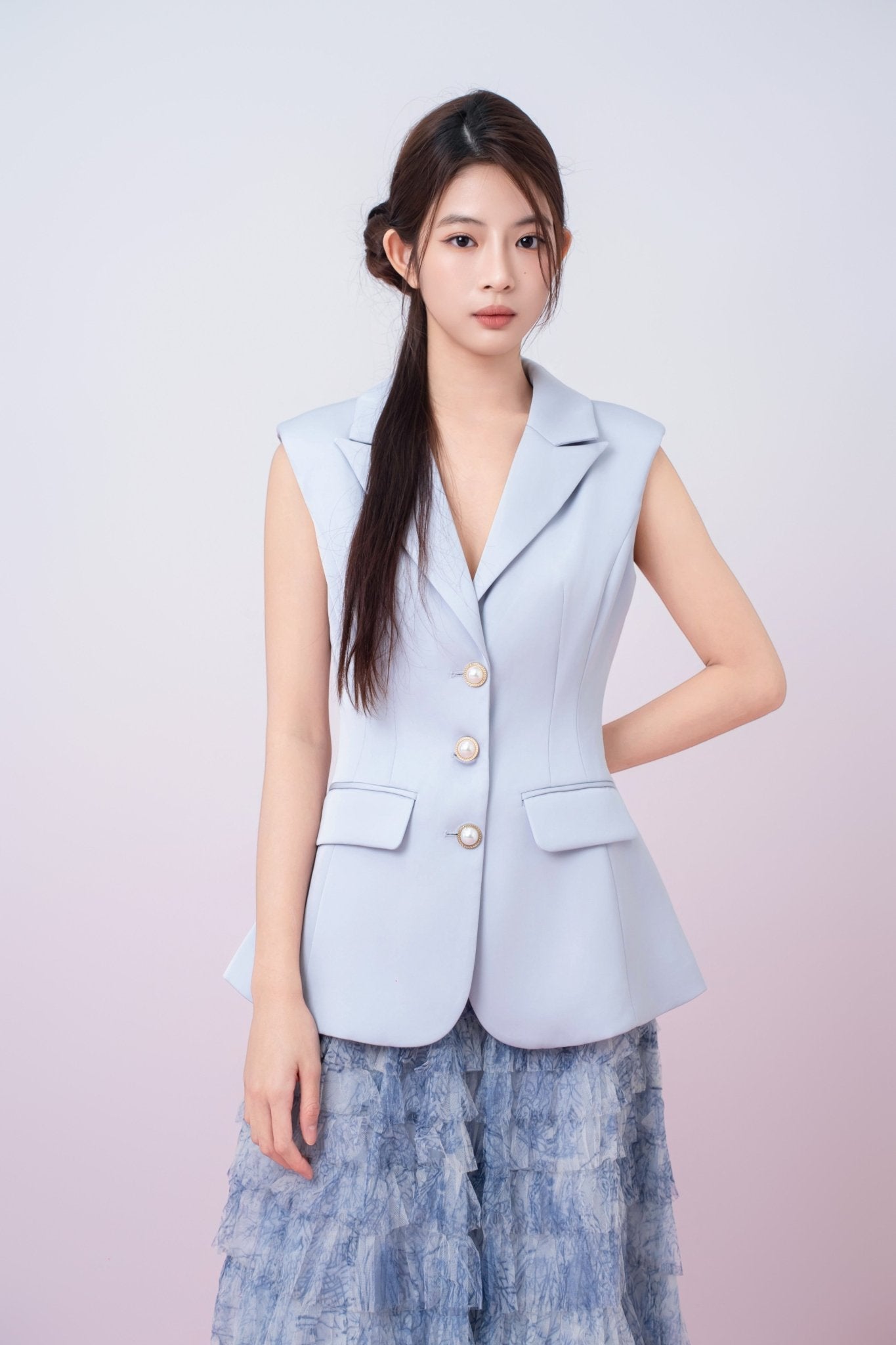 Emmalyn Lavender 3 Buttons Sleeveless Jacket - Nimisski