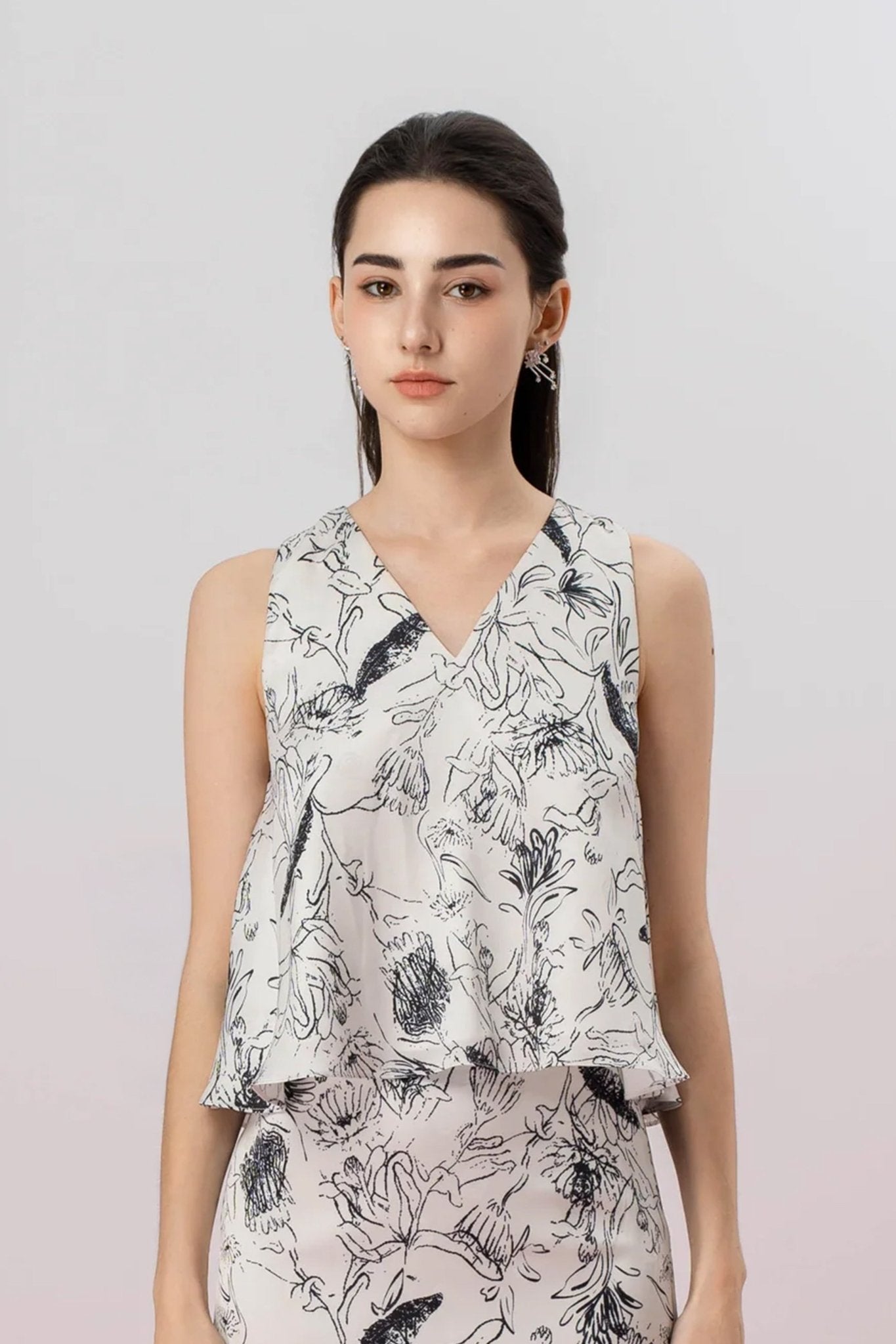 Jacalynn Black Print In White Top - Nimisski