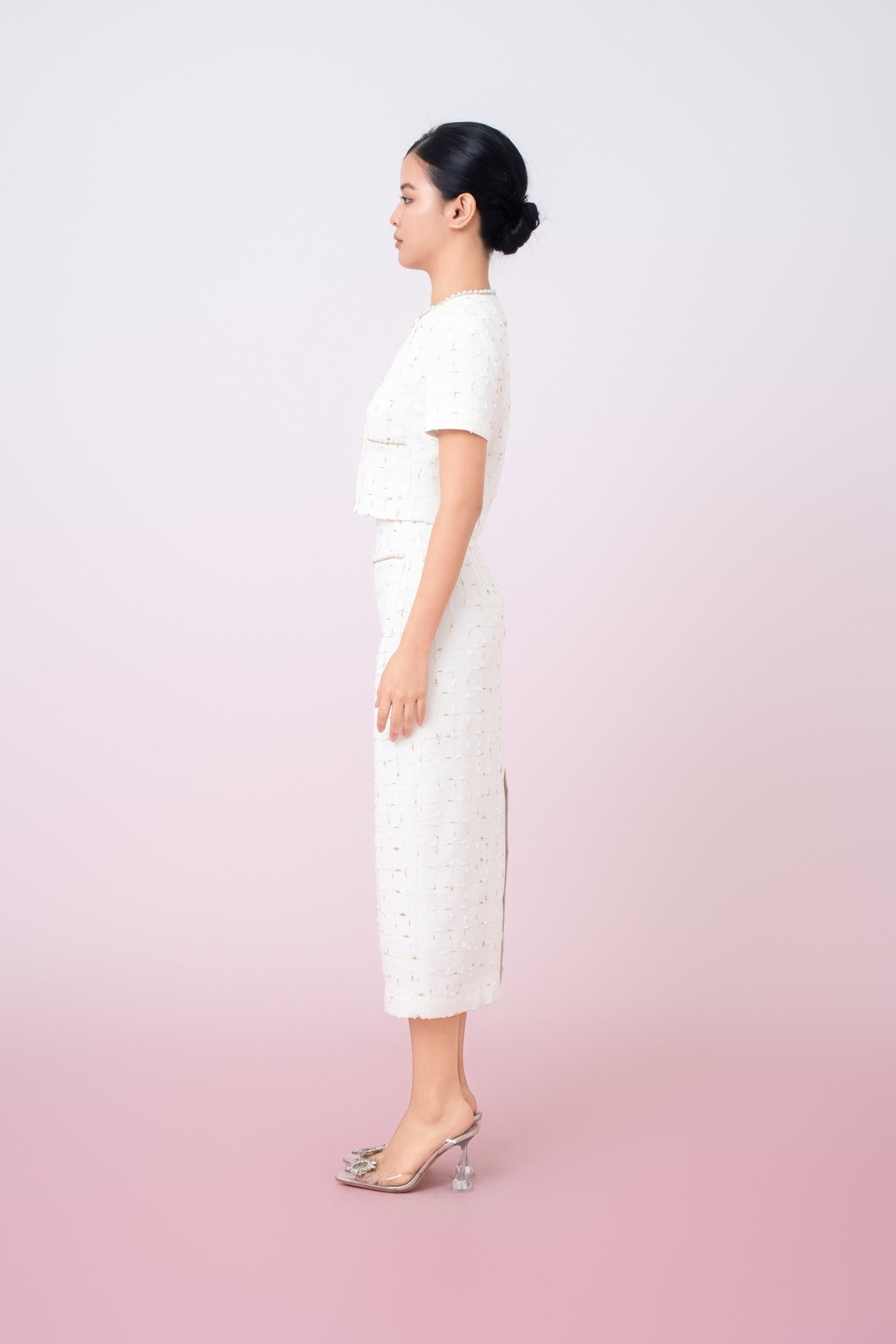 Jackqueline White Tweed With Gold Threads Pencil Skirt - Nimisski