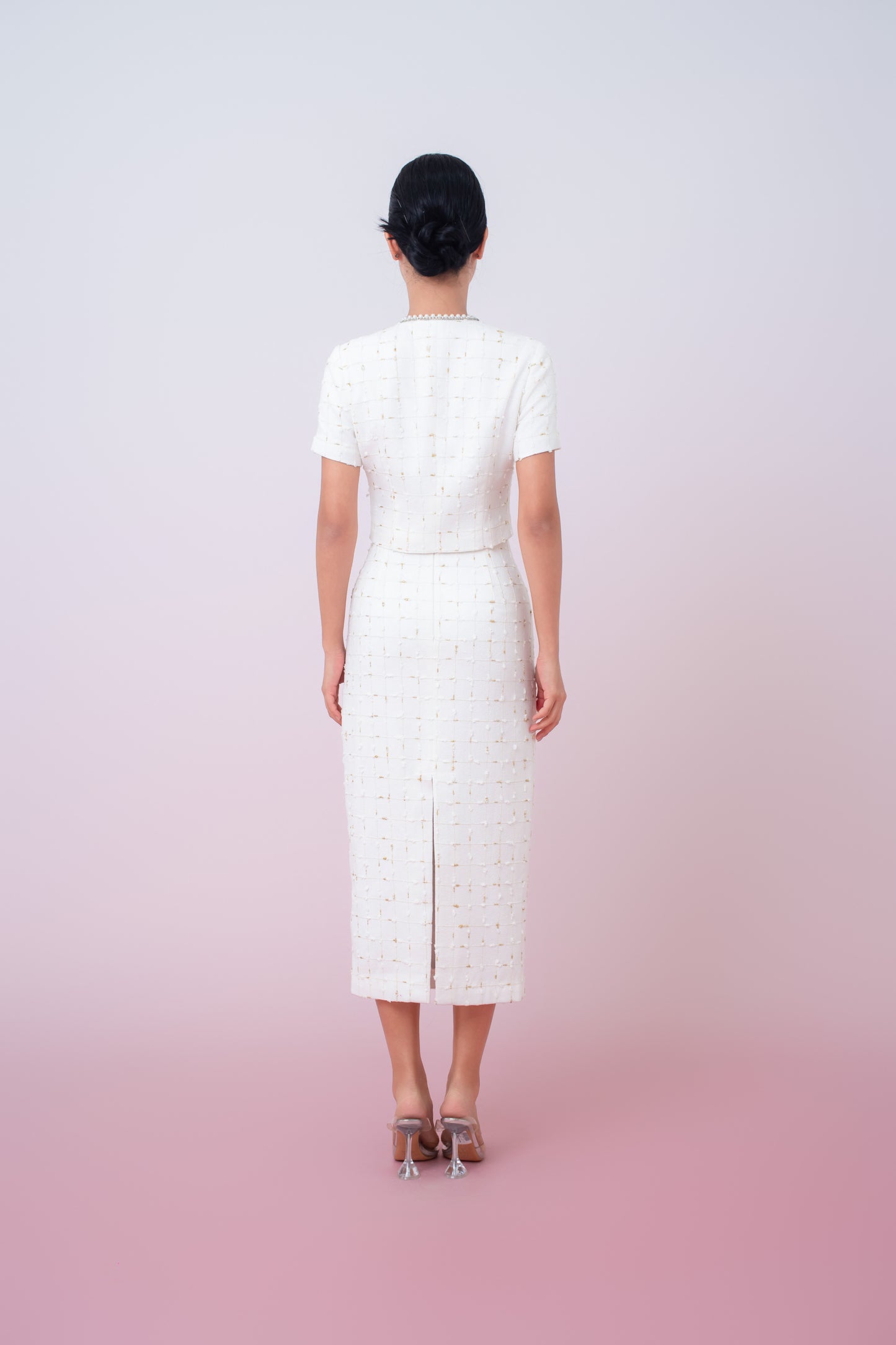 Jackqueline White Tweed With Gold Threads Pencil Skirt