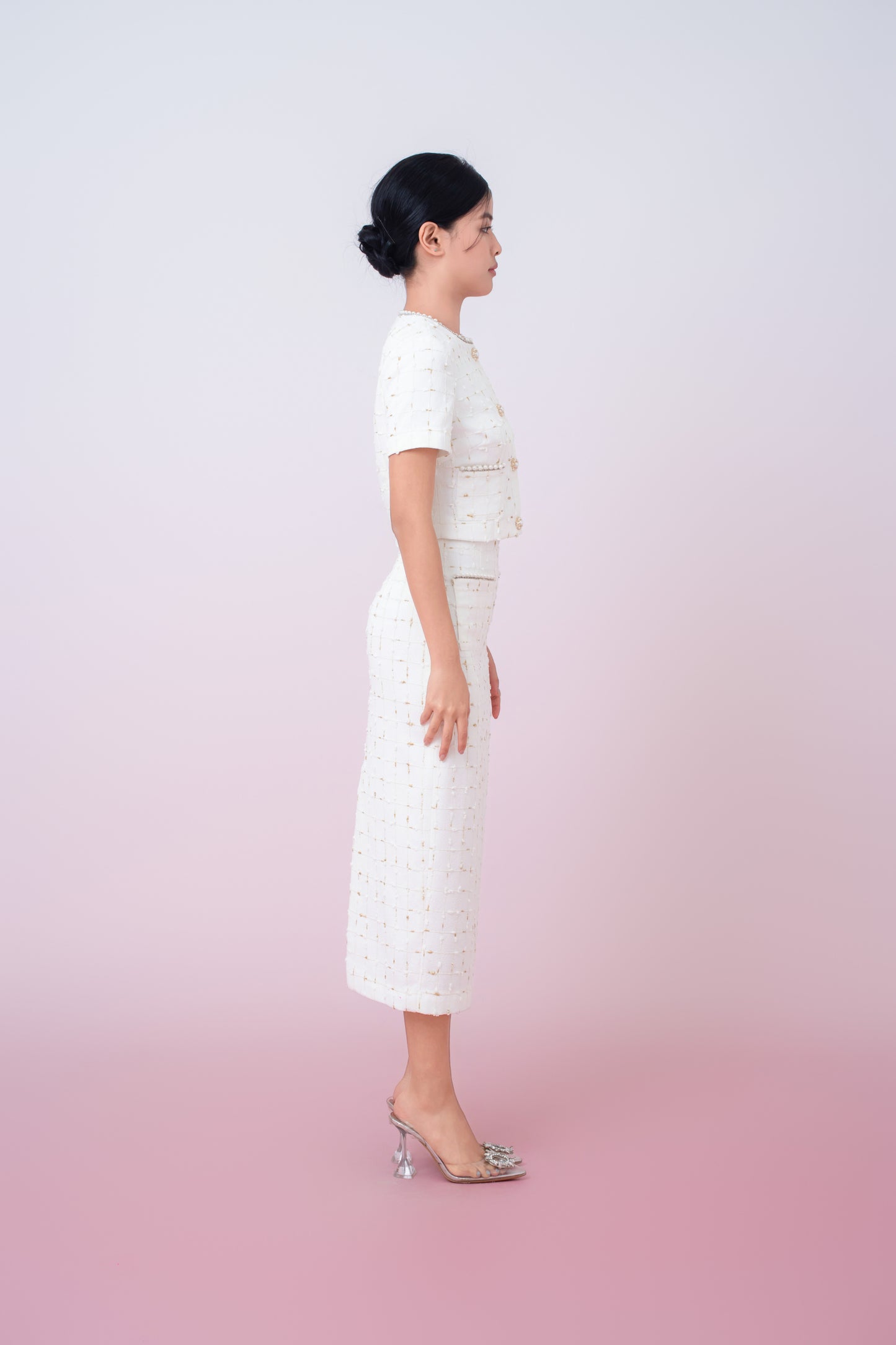Jackqueline White Tweed With Gold Threads Pencil Skirt