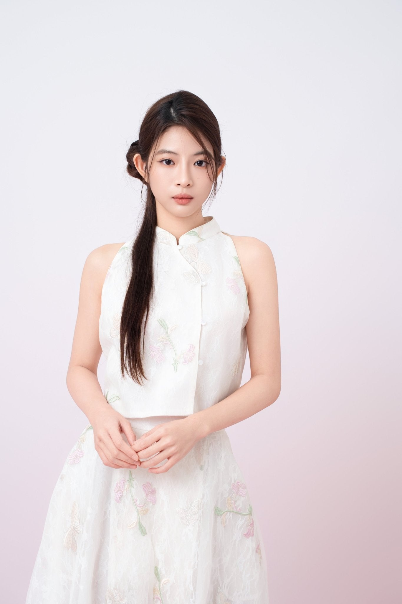 Galiena Ivory Floral Embroidery Cheongsam Top - Nimisski