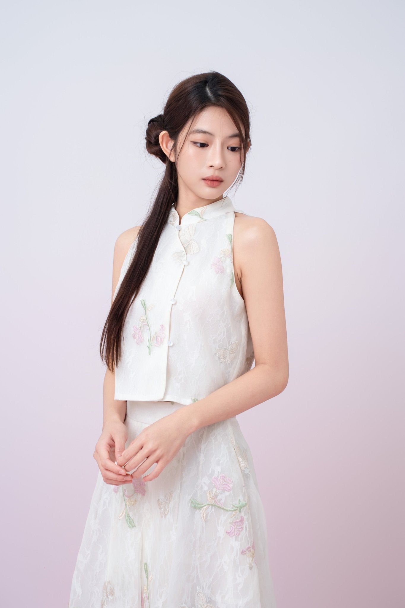 Galiena Ivory Floral Embroidery Cheongsam Top - Nimisski