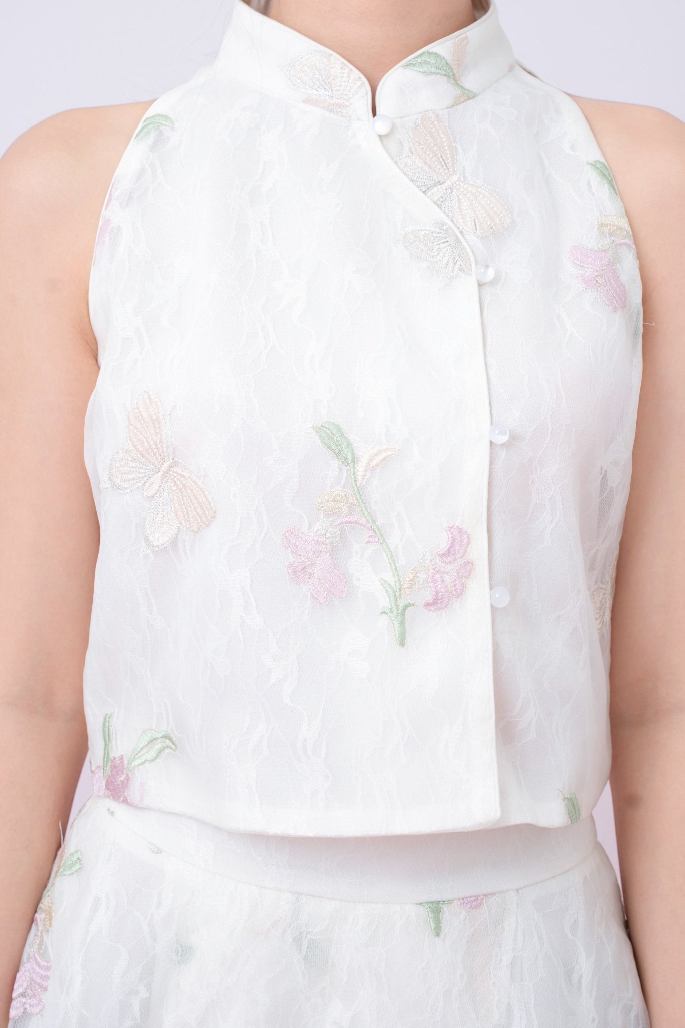 Galiena Ivory Floral Embroidery Cheongsam Top - Nimisski