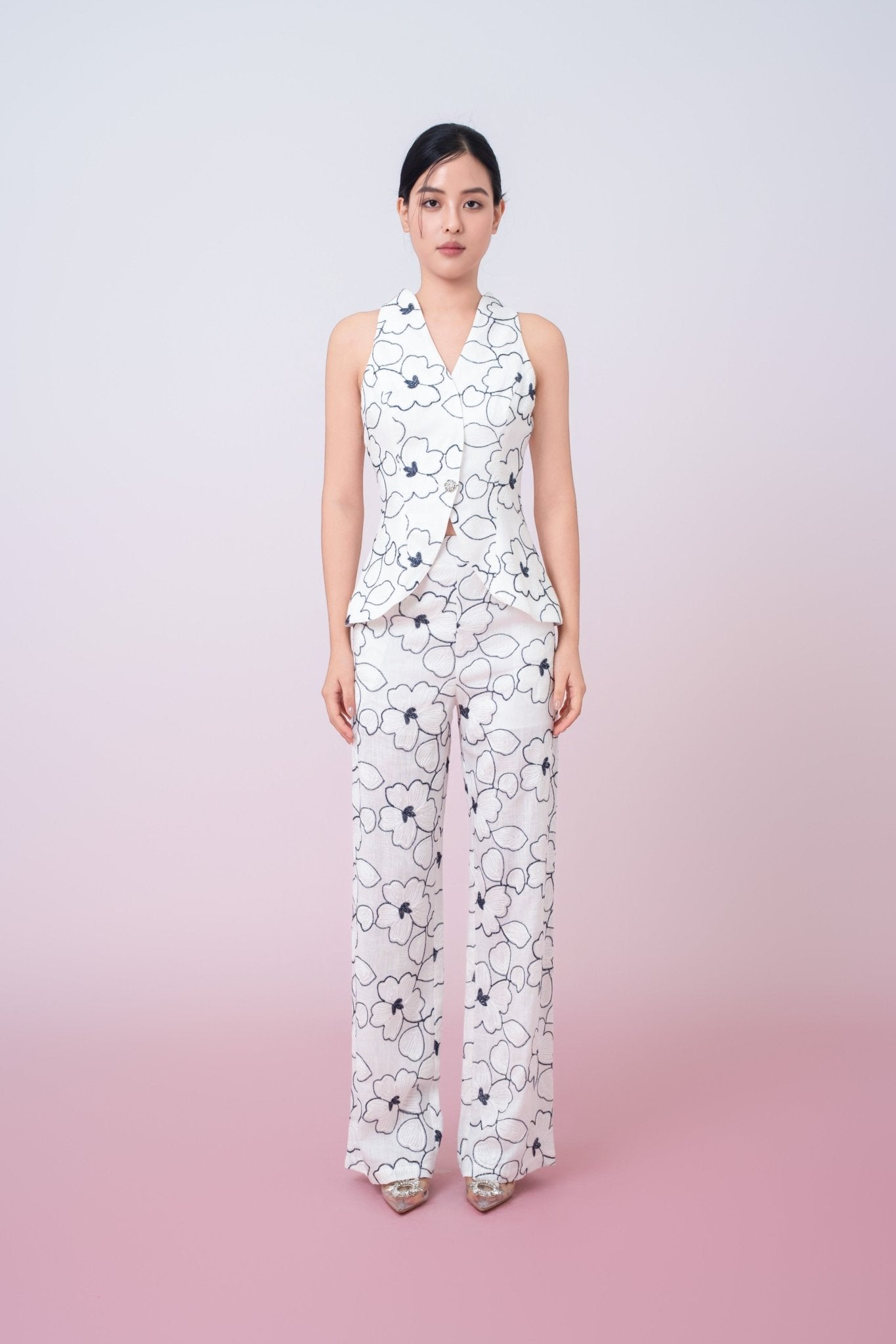 Joley Floral Embroidery In White Loose Fit Pants - Nimisski