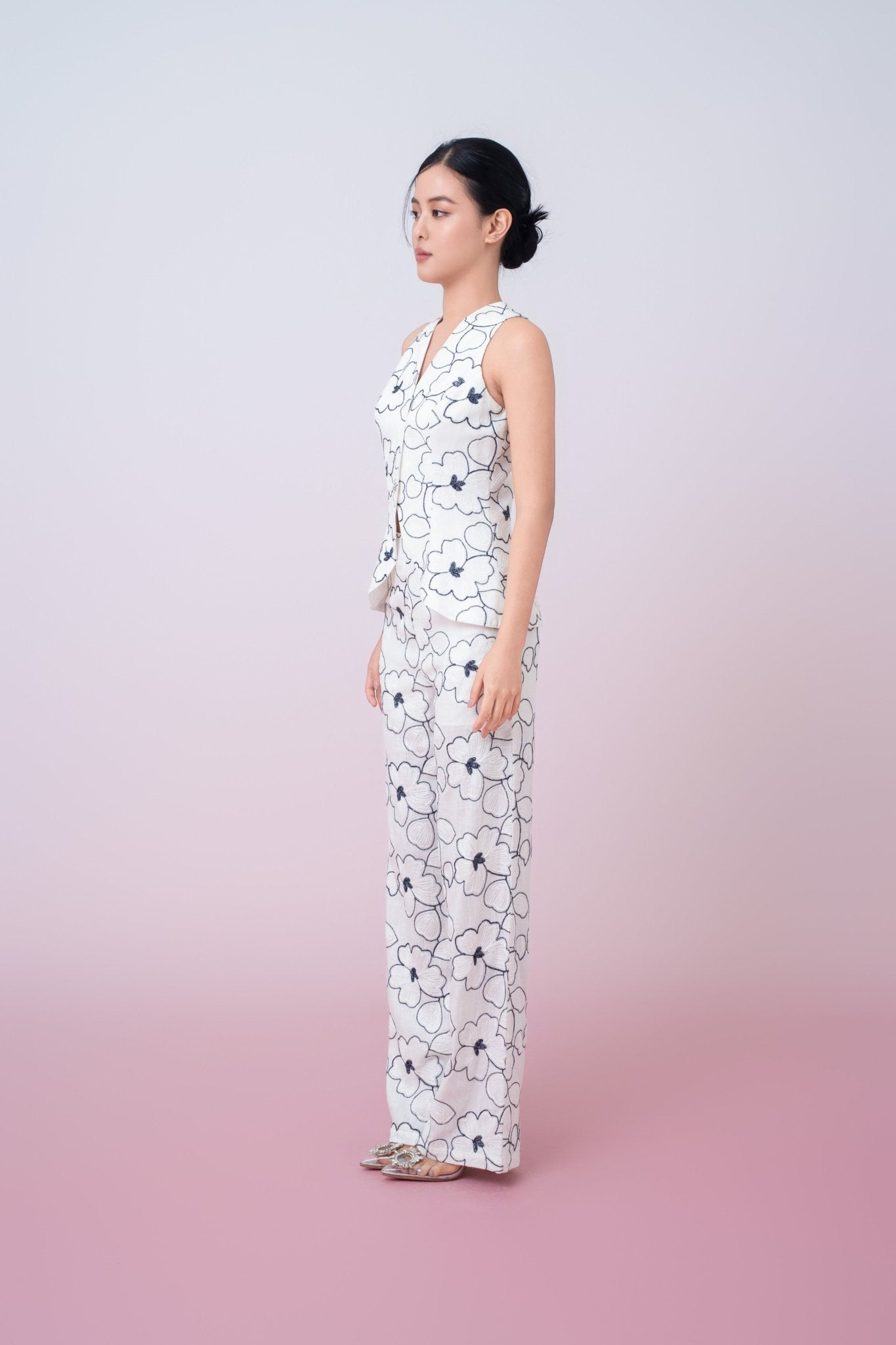 Joley Floral Embroidery In White Vest Top - Nimisski