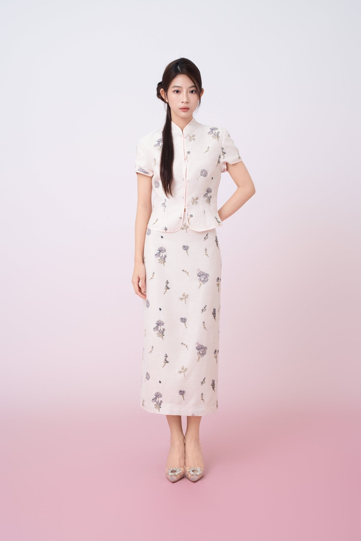 Kamari Soft Pink With Black Floral Embroidered Pencil Skirt - Nimisski