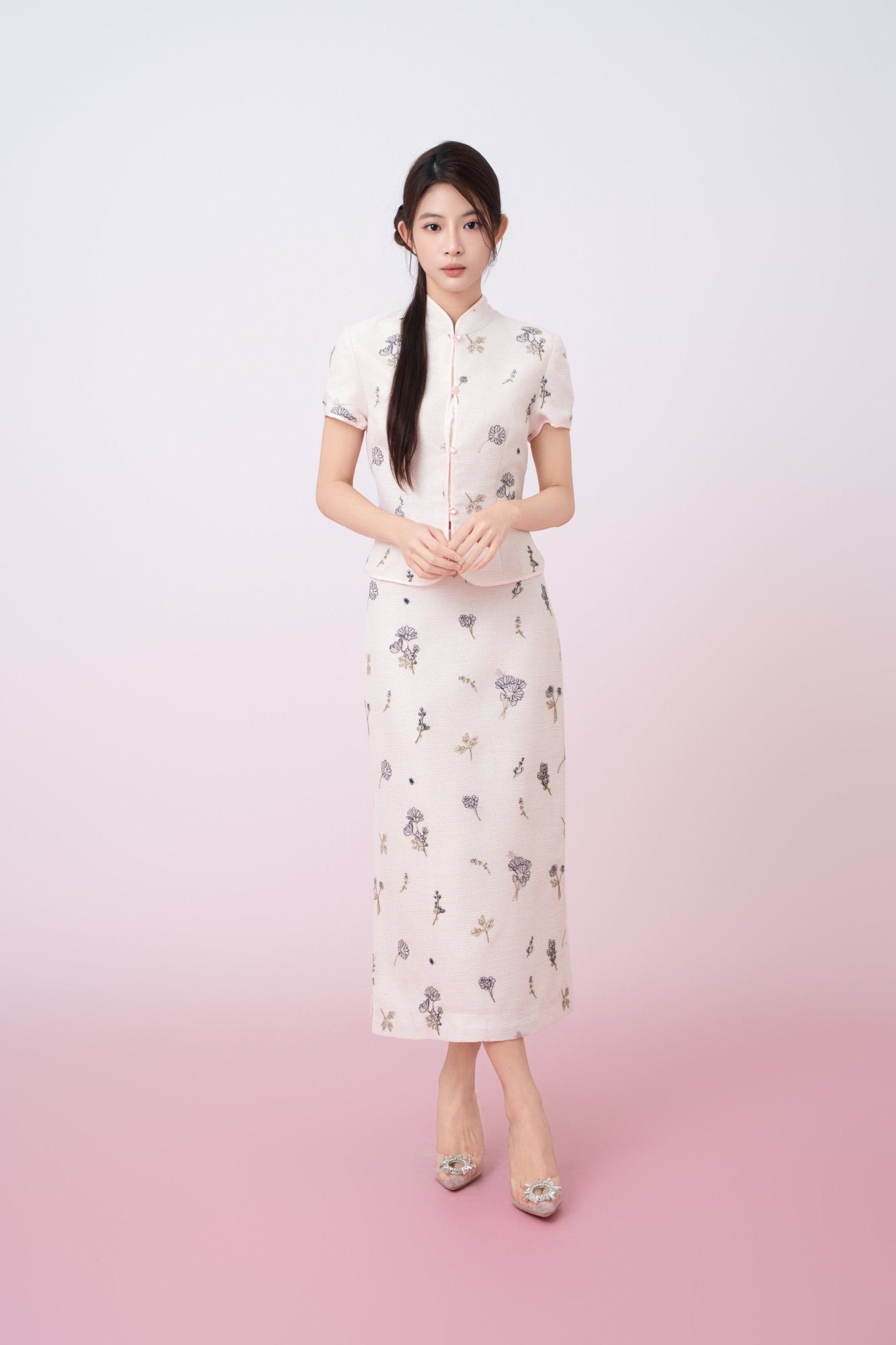 Kamari Soft Pink With Black Floral Embroidered Pencil Skirt - Nimisski
