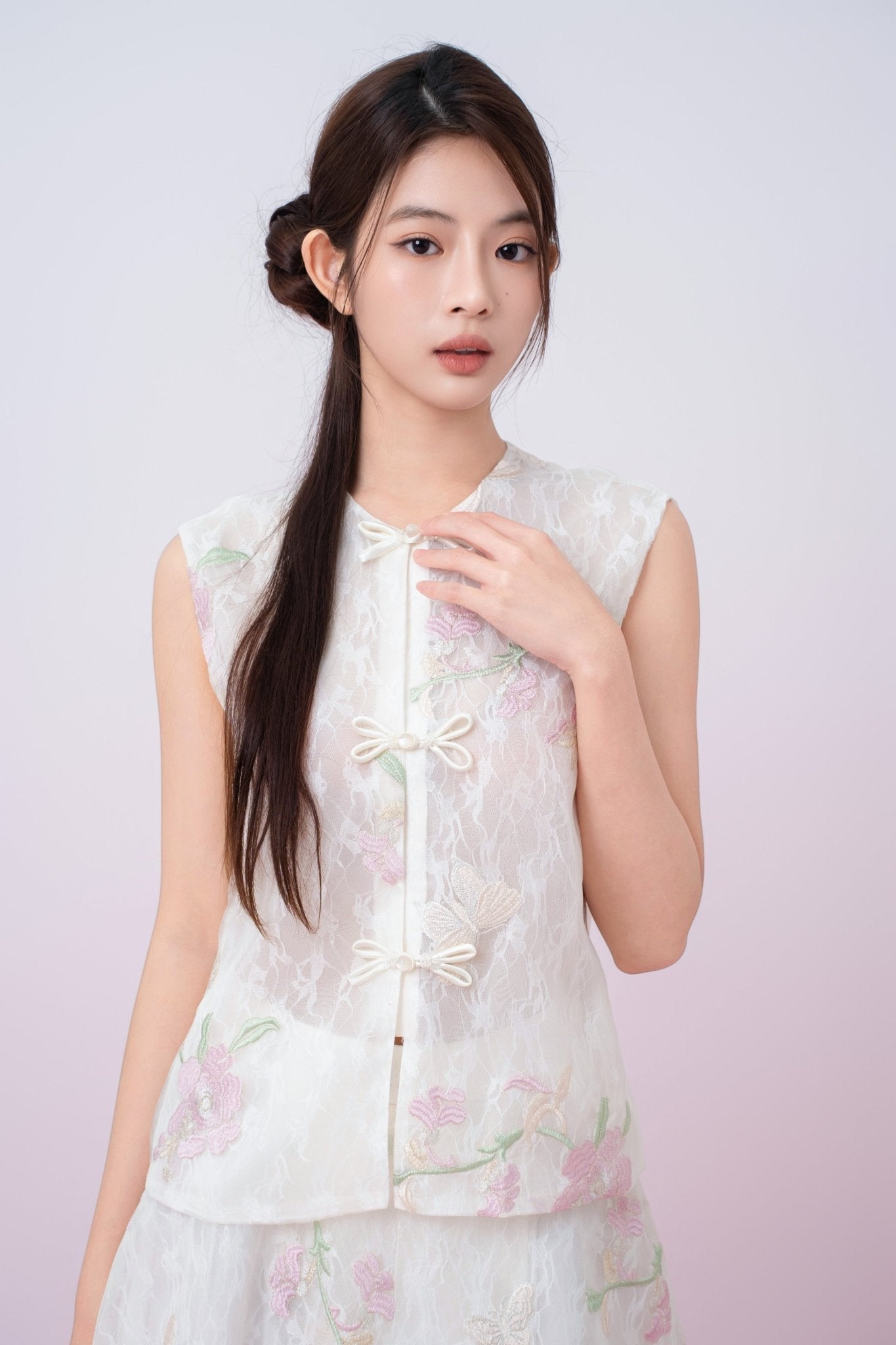 Kiera Ivory Floral Embroidery Cheongsam Top - Nimisski