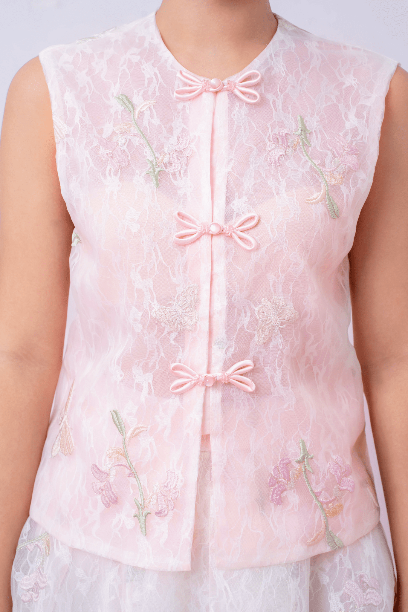 Kiera Light Pink Floral Embroidery Cheongsam Top - Nimisski