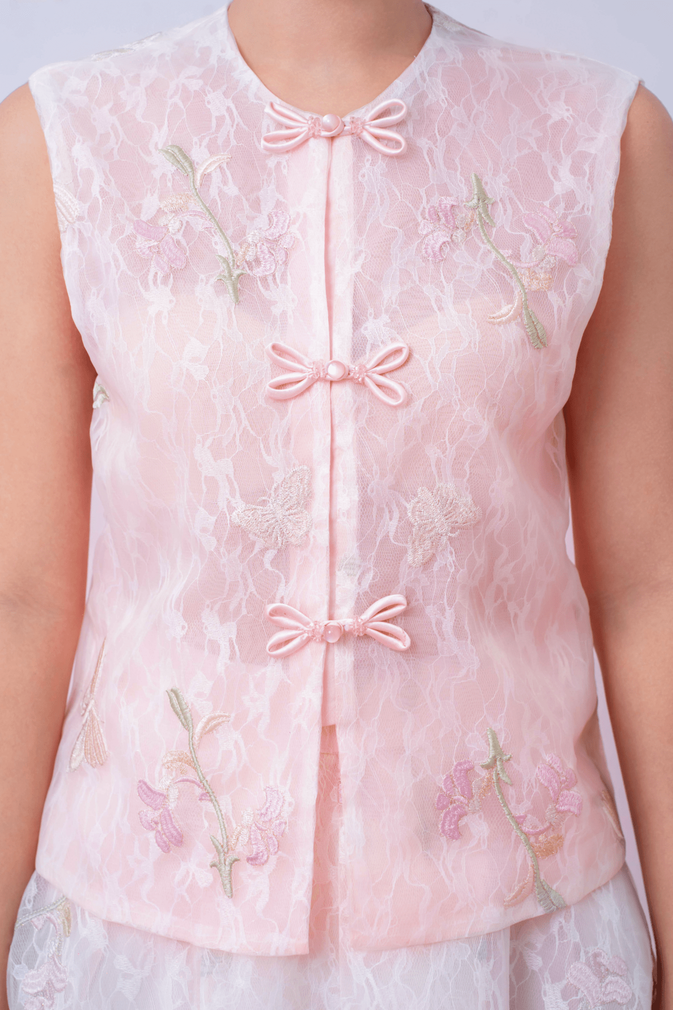 Kiera Light Pink Floral Embroidery Cheongsam Top - Nimisski