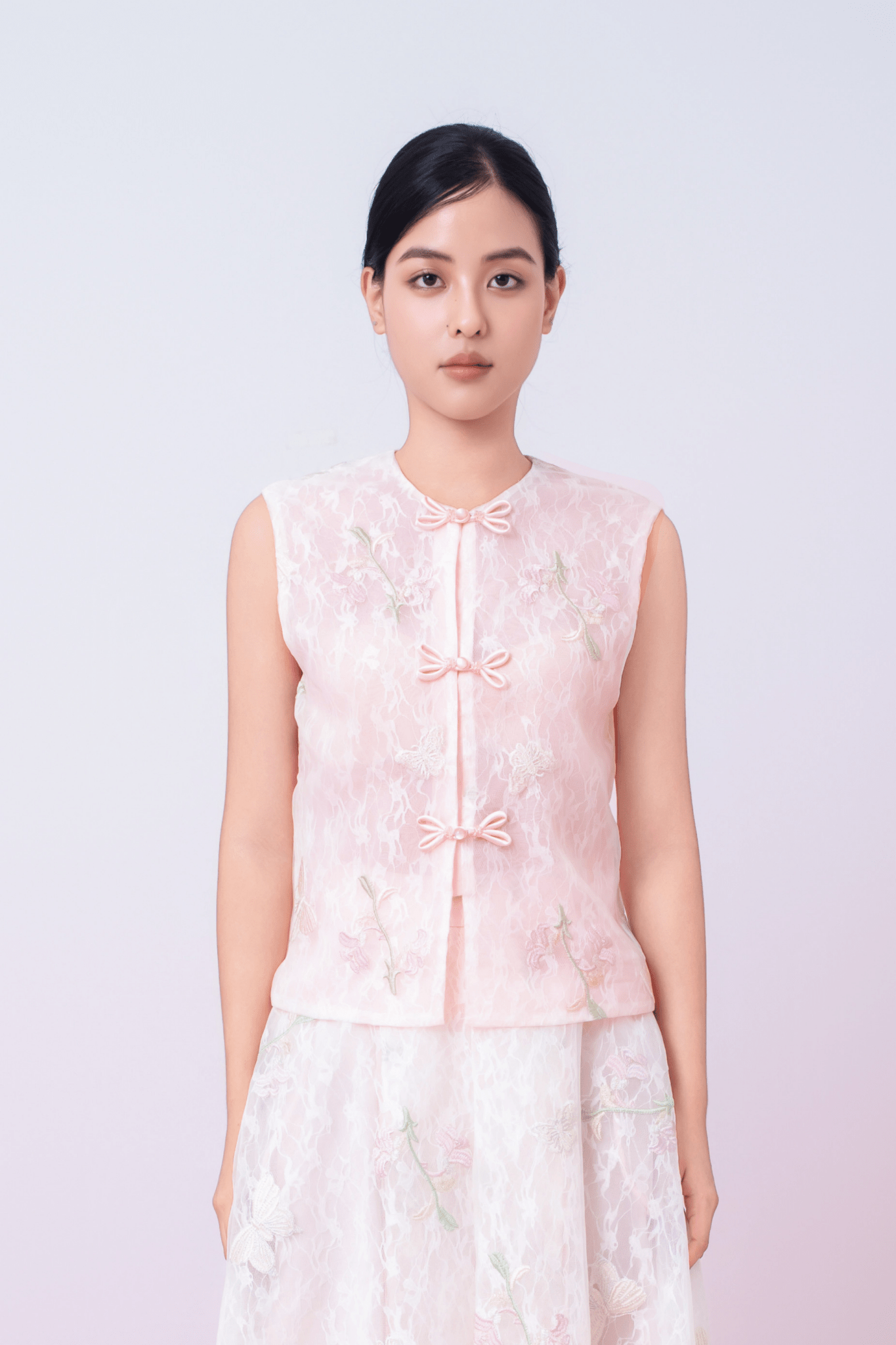 Kiera Light Pink Floral Embroidery Cheongsam Top - Nimisski