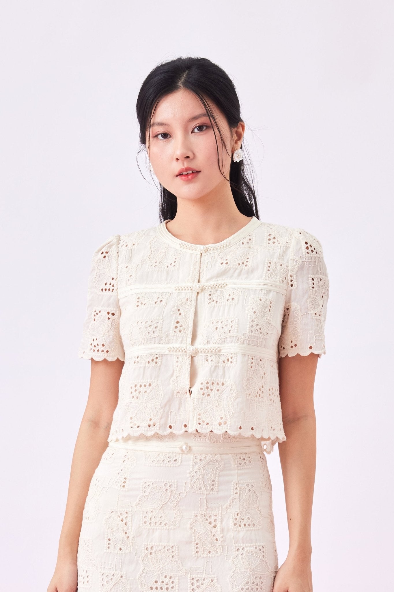 Giliana Cream Lace Pearl Knot Top - Nimisski