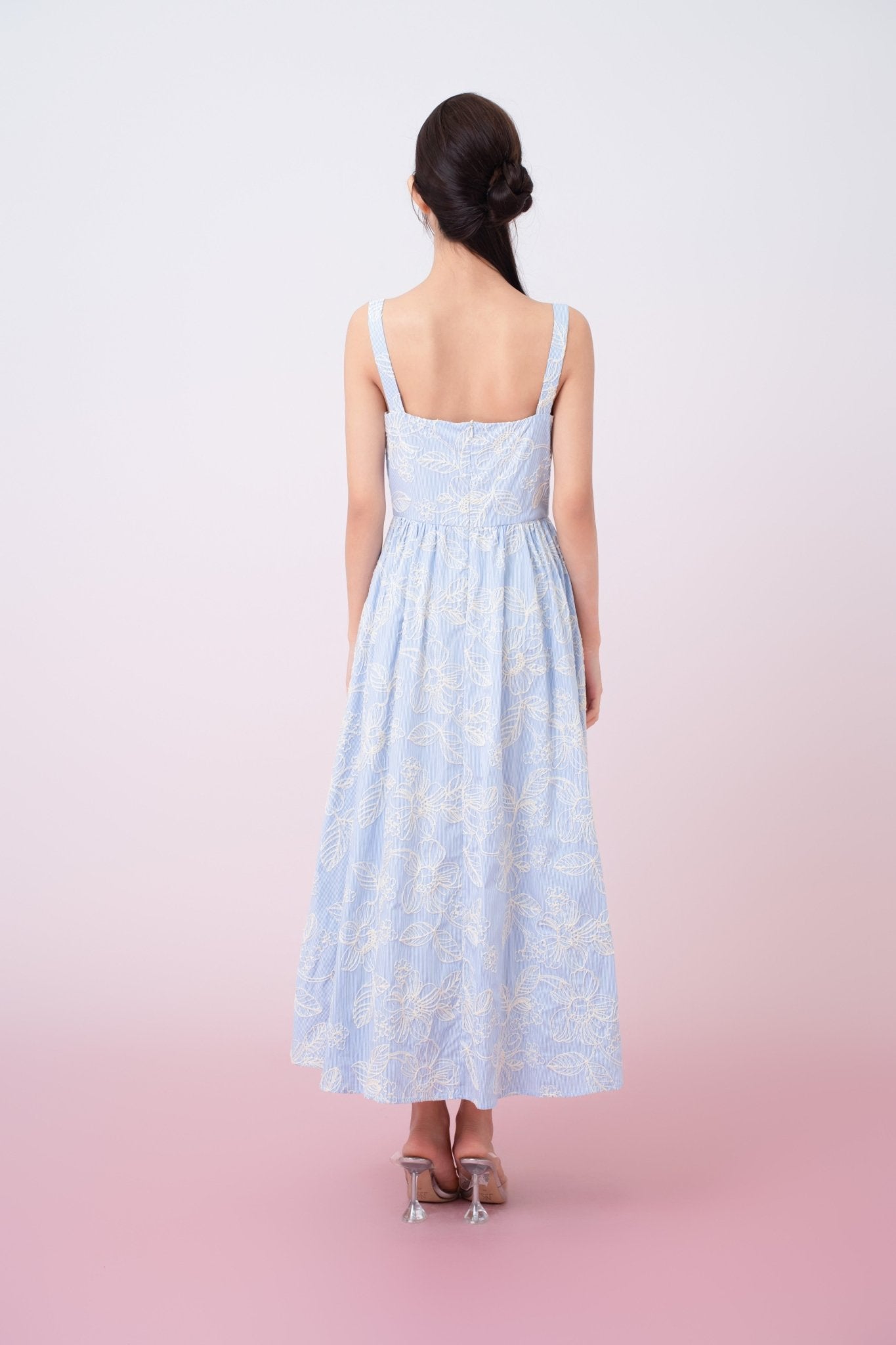 Jaquelynn Cream Floral Emb In Light Blue Button - Front Dress - Nimisski