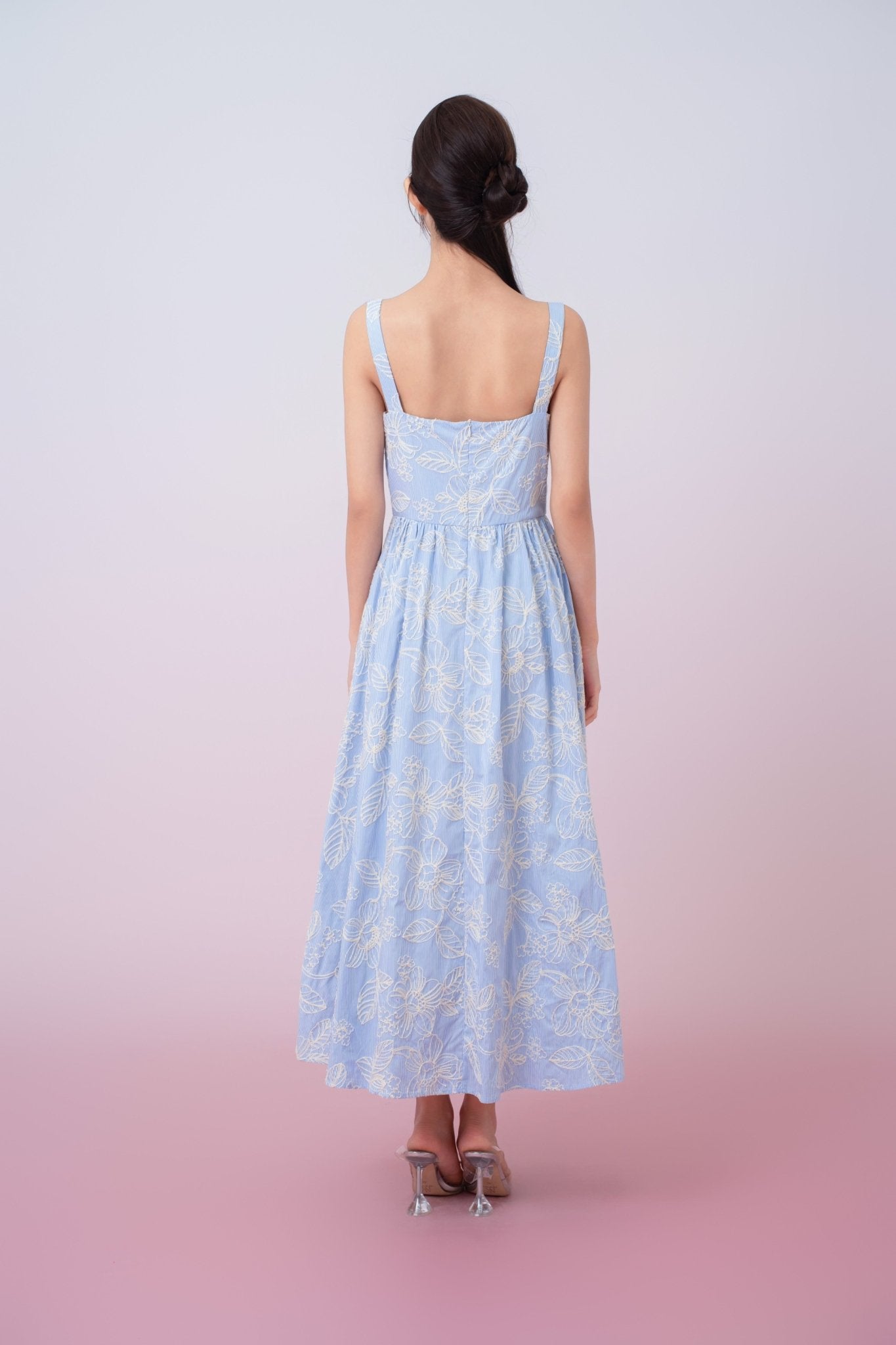 Jaquelynn Cream Floral Emb In Light Blue Button - Front Dress - Nimisski