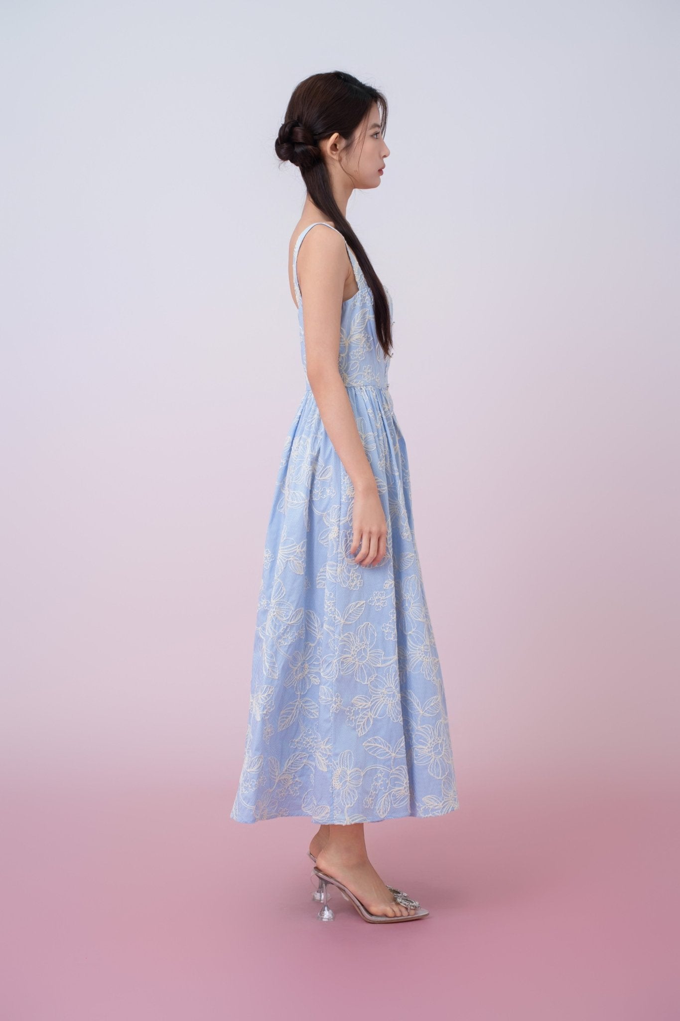 Jaquelynn Cream Floral Emb In Light Blue Button - Front Dress - Nimisski