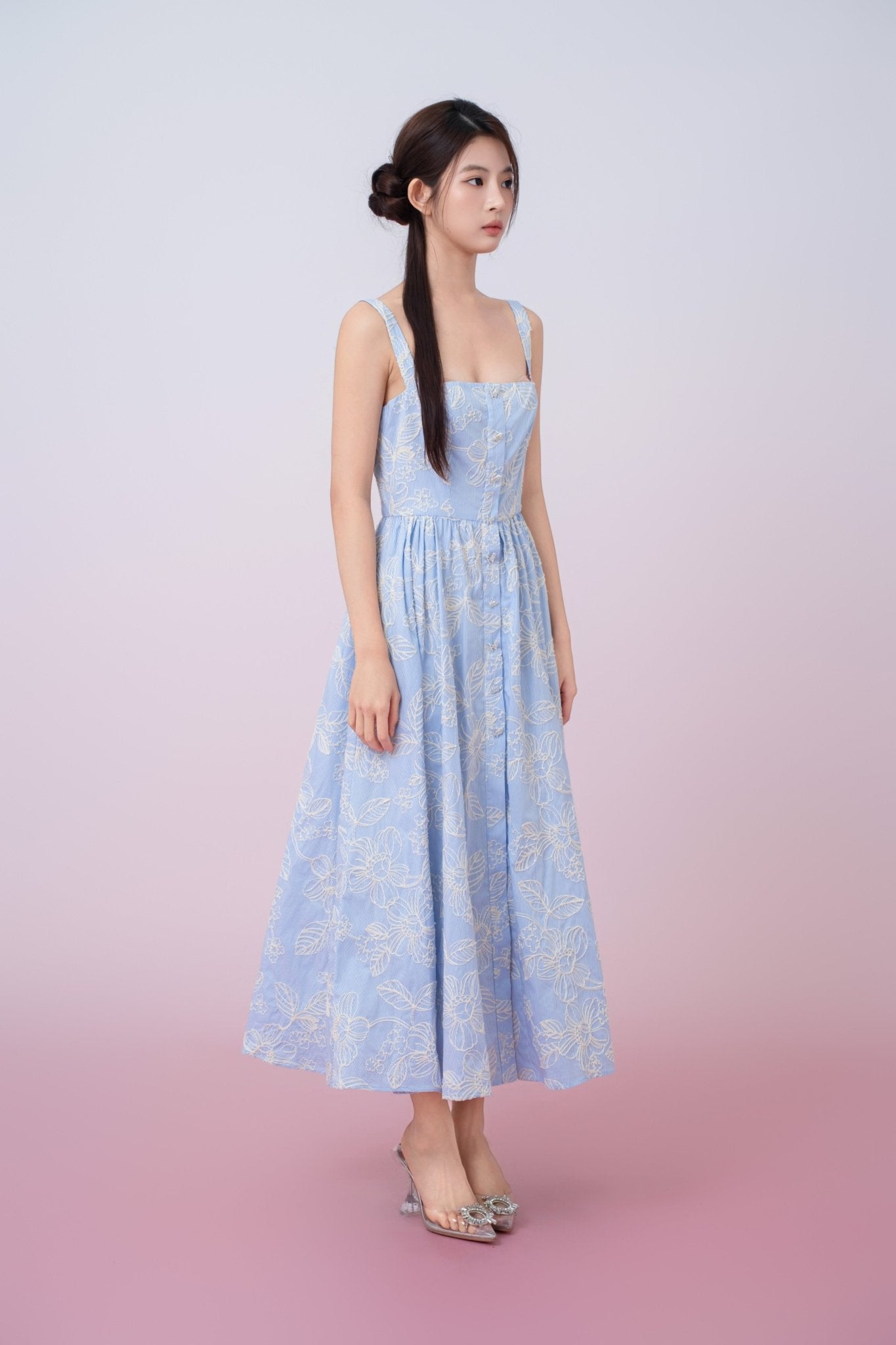Jaquelynn Cream Floral Emb In Light Blue Button - Front Dress - Nimisski