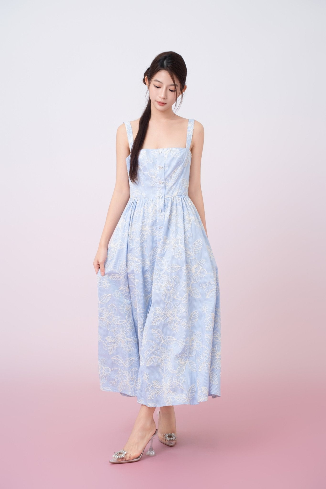 Jaquelynn Cream Floral Emb In Light Blue Button - Front Dress - Nimisski