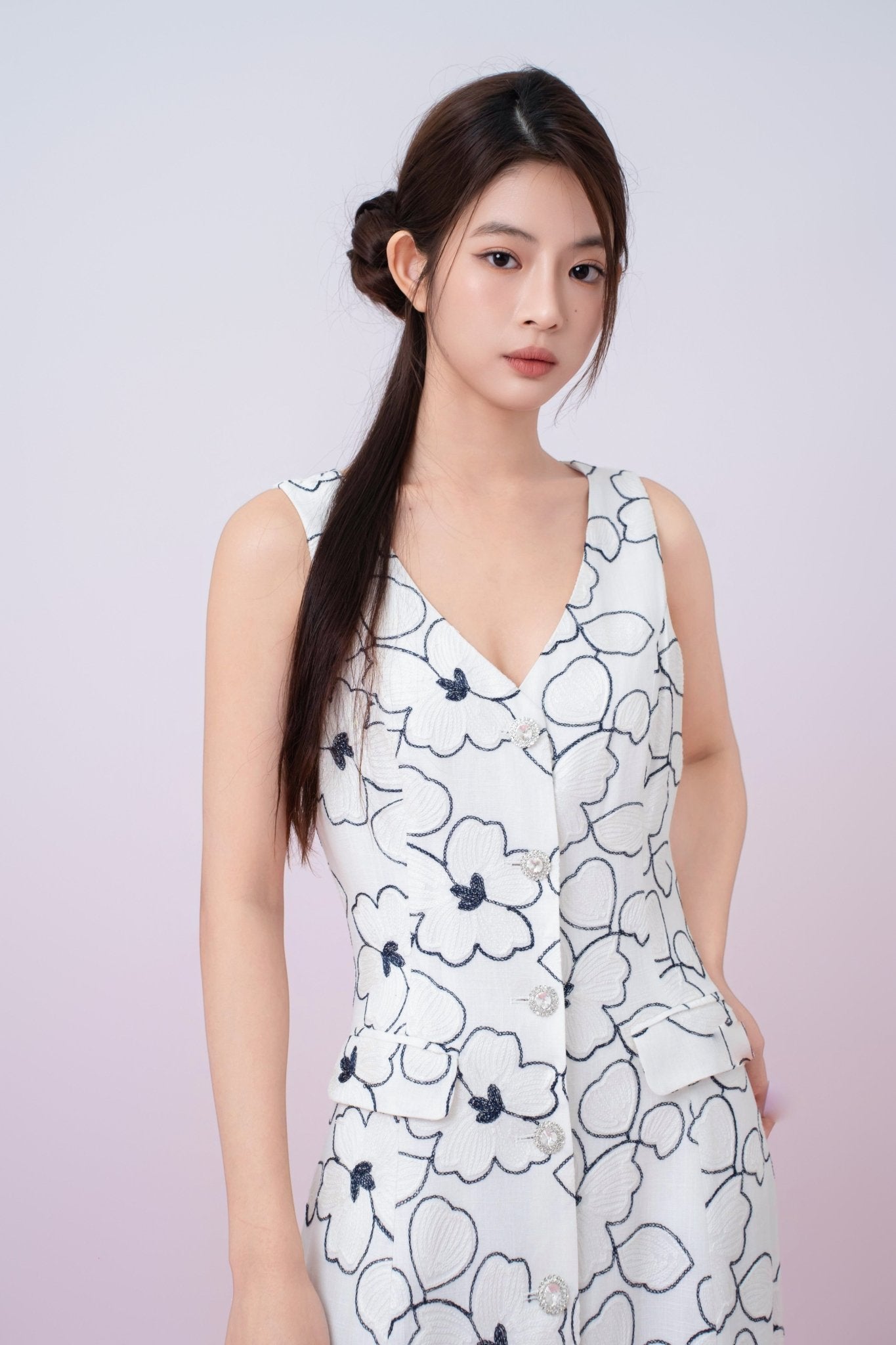 Geertje Floral Embroidery In White Button Down Dress - Nimisski