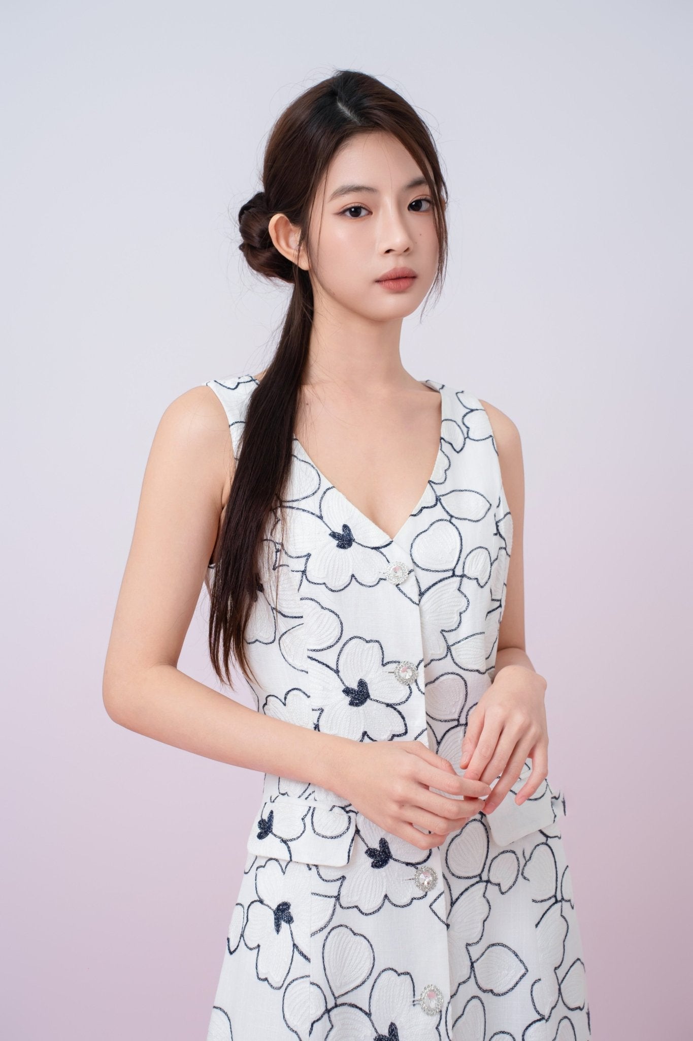 Geertje Floral Embroidery In White Button Down Dress - Nimisski