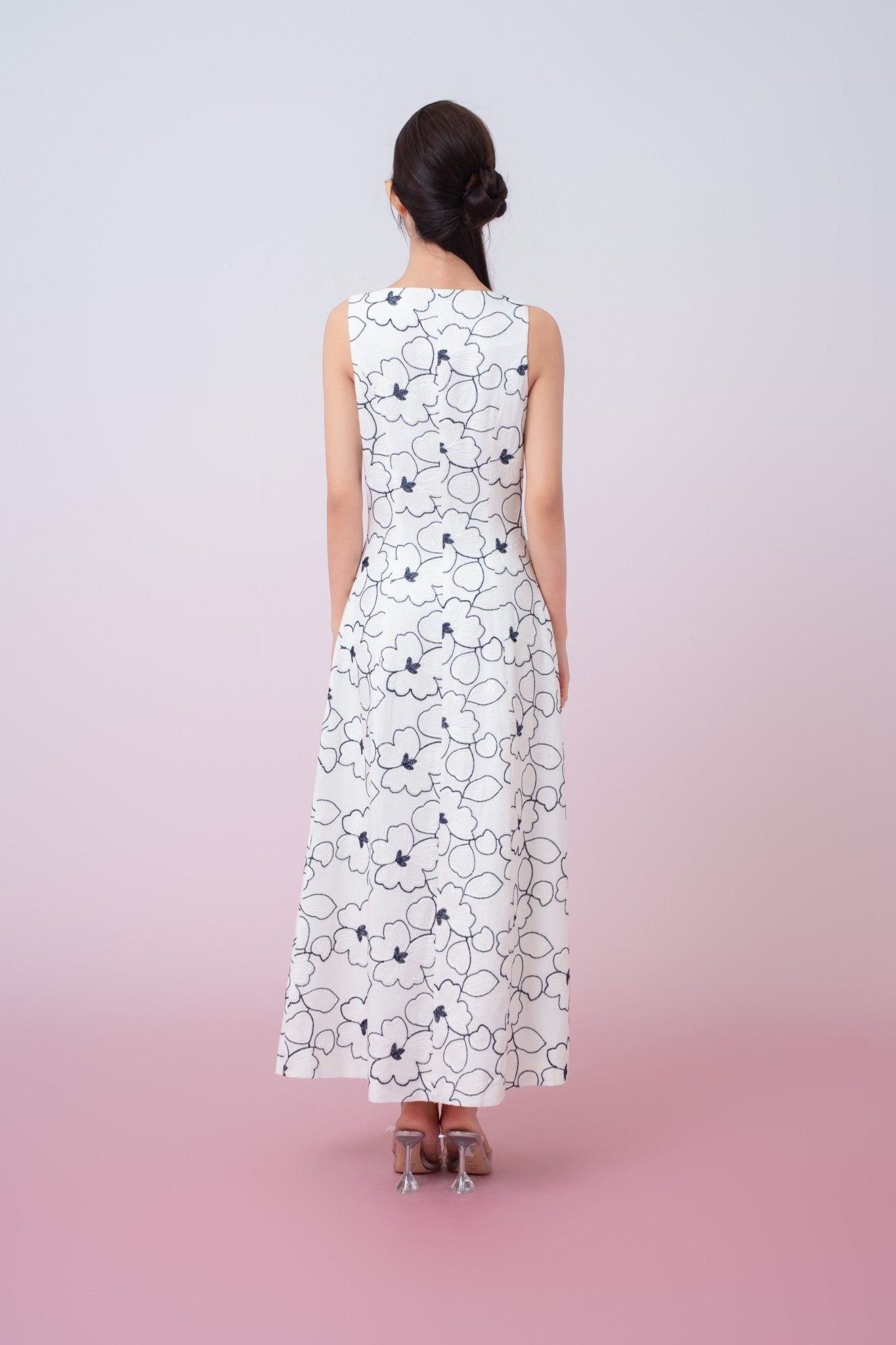 Geertje Floral Embroidery In White Button Down Dress - Nimisski