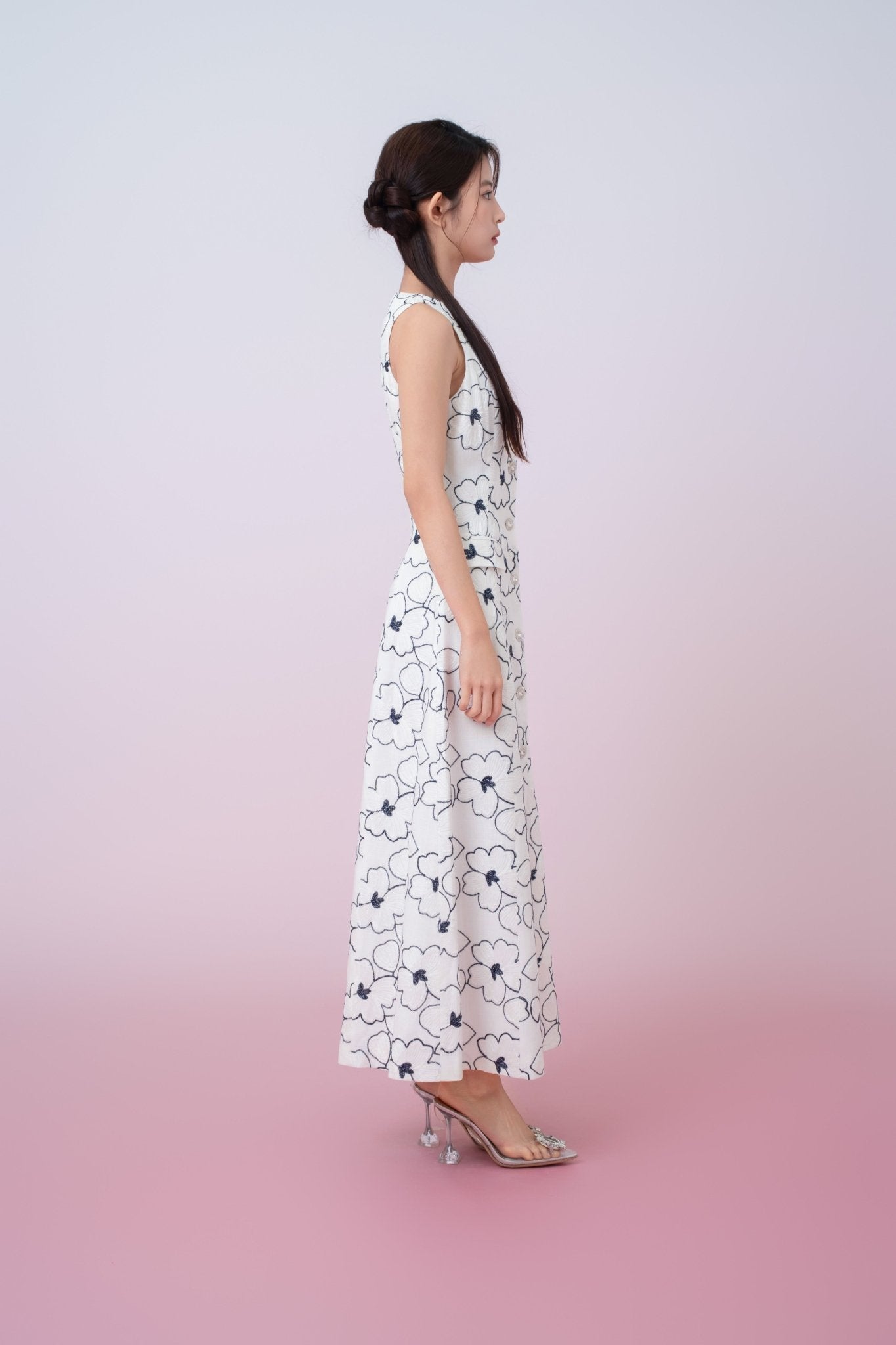 Geertje Floral Embroidery In White Button Down Dress - Nimisski