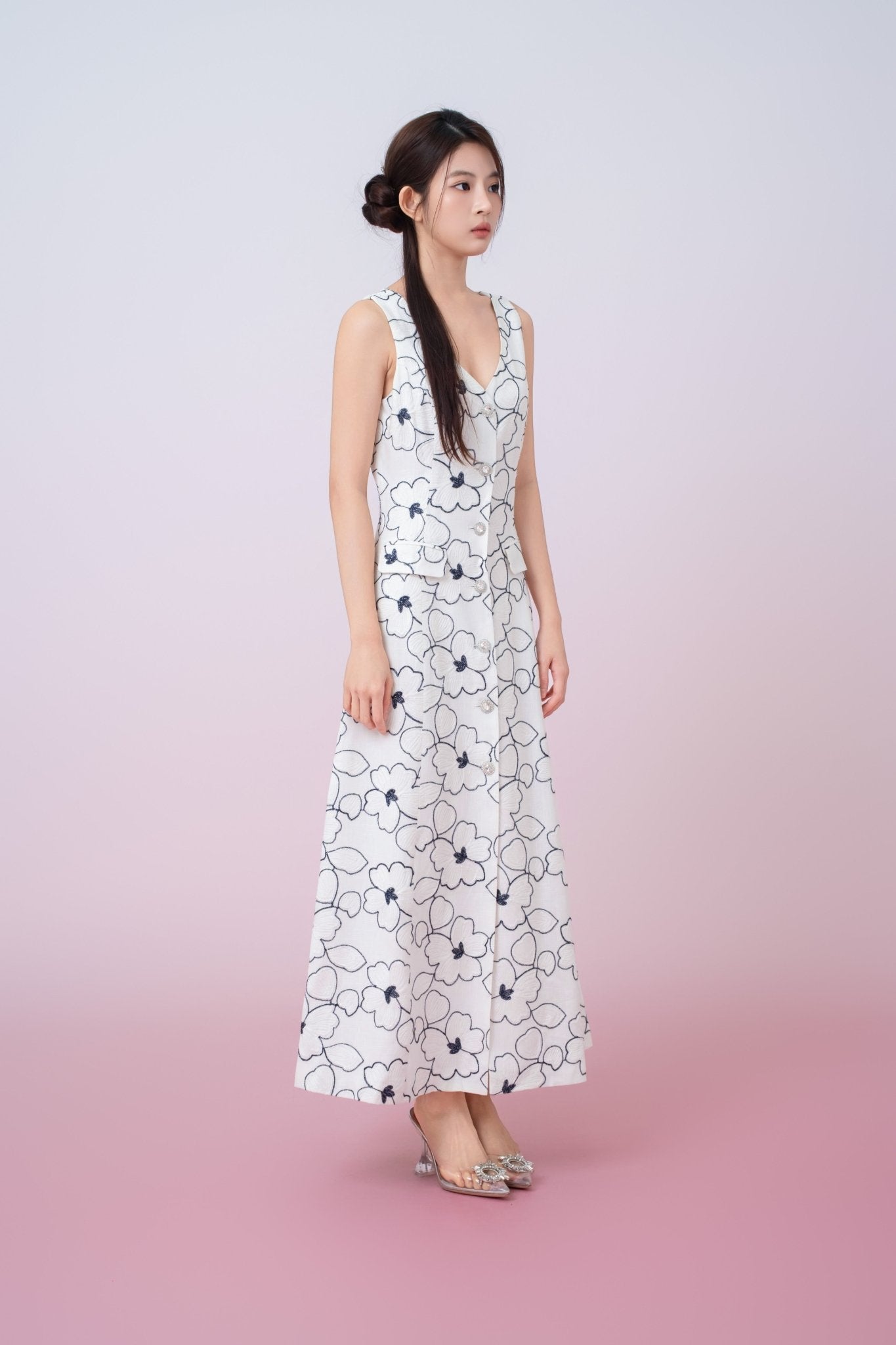 Geertje Floral Embroidery In White Button Down Dress - Nimisski