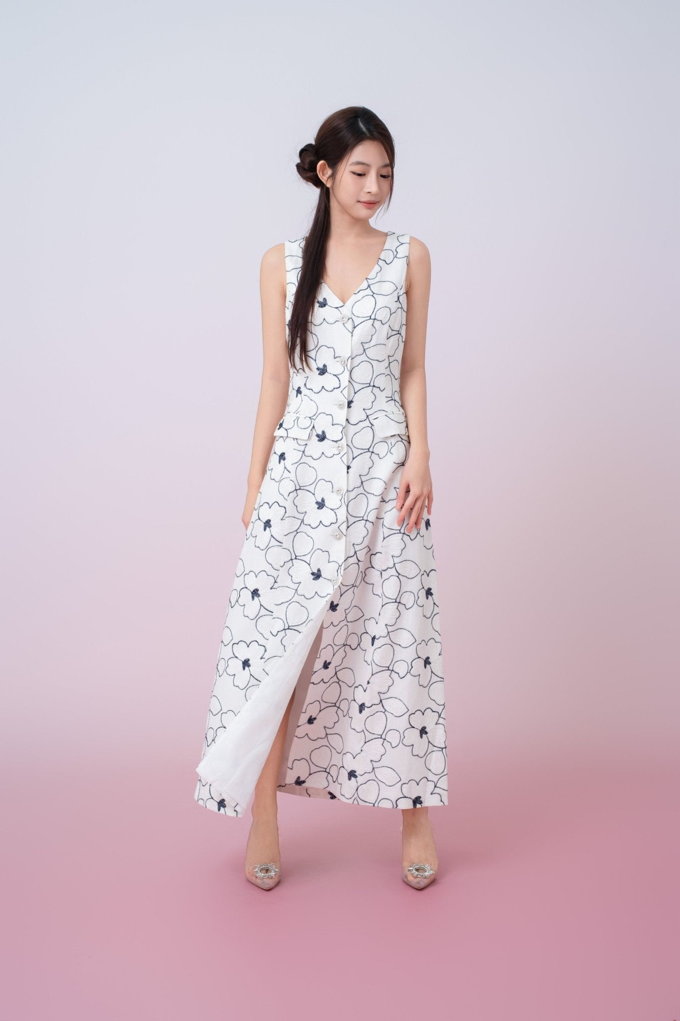 Geertje Floral Embroidery In White Button Down Dress - Nimisski