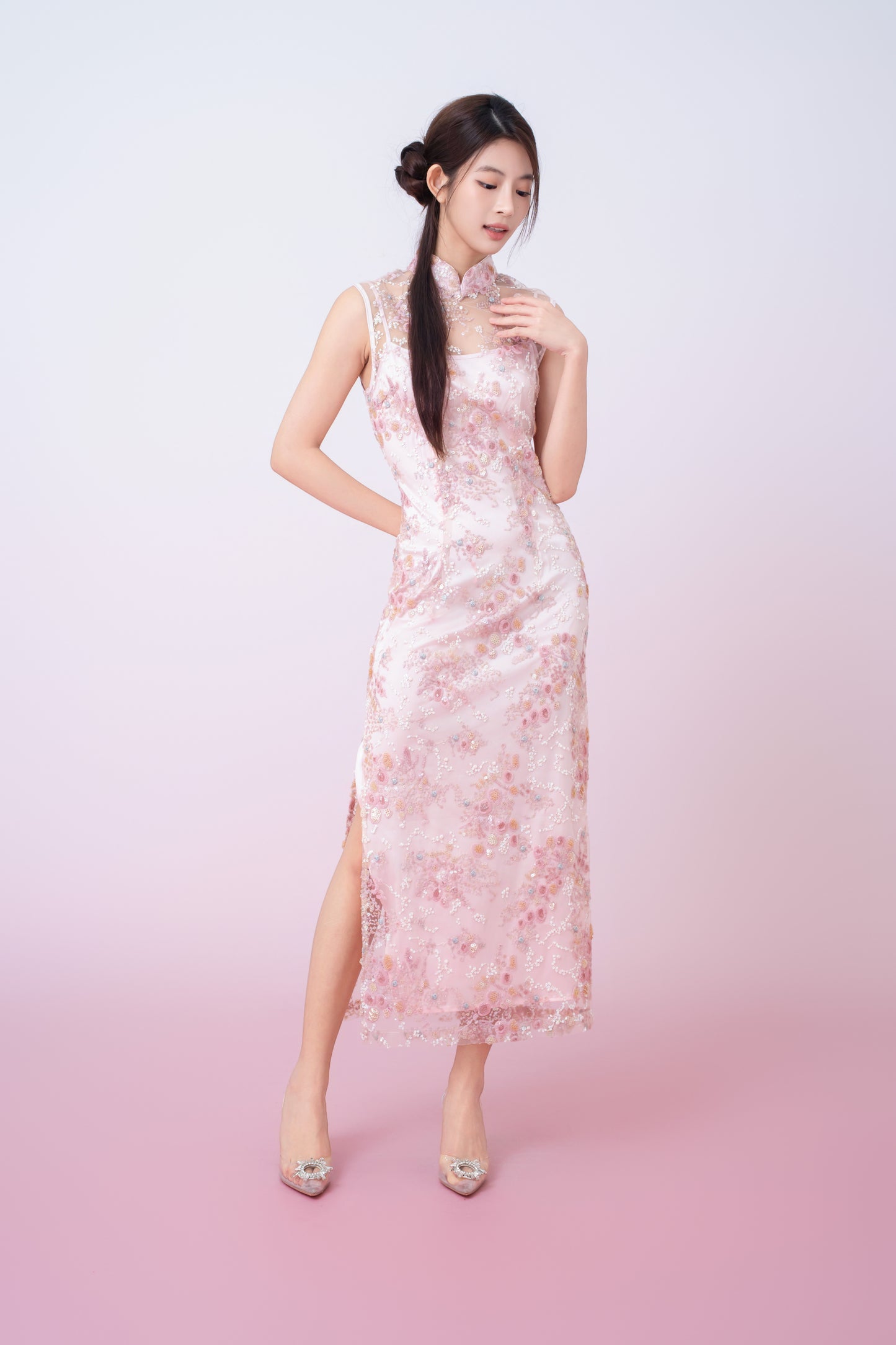 Kimber Light Pink Floral Sequins Sleeveless Cheongsam Dress