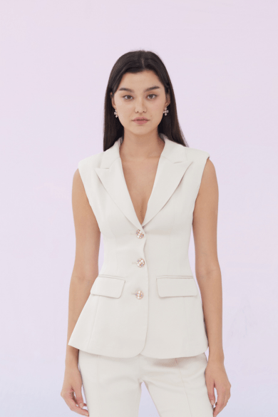 Emmalyn Beige 3 Buttons Sleeveless Jacket - Nimisski