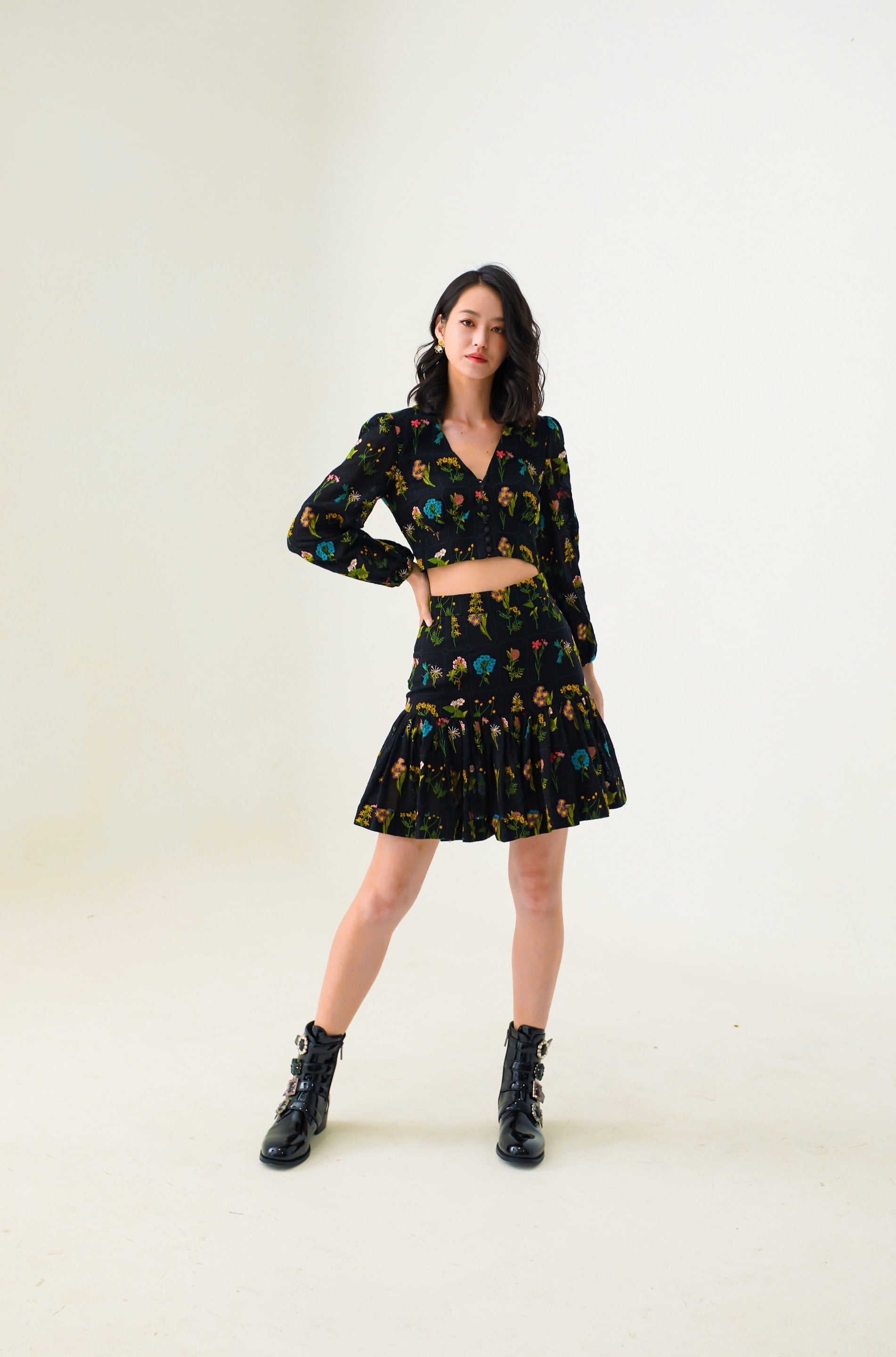 Estela Black Floral Embroidery Skirt